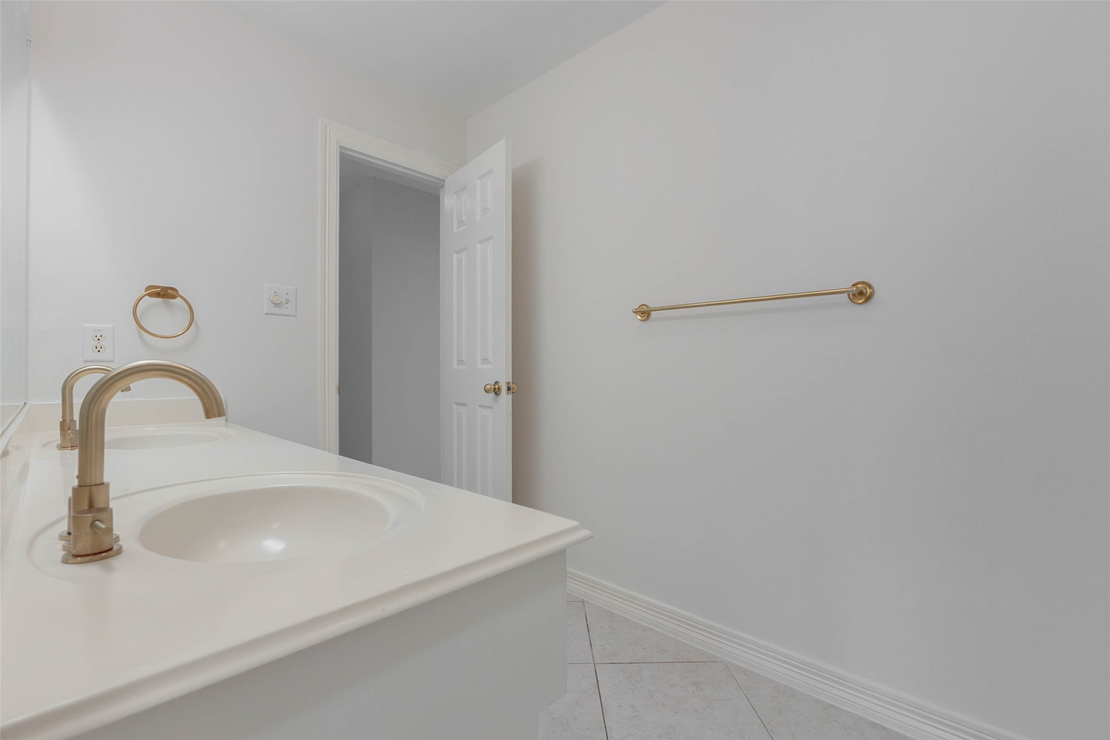 4911 Avondale Drive, Sugar Land, TX 77479