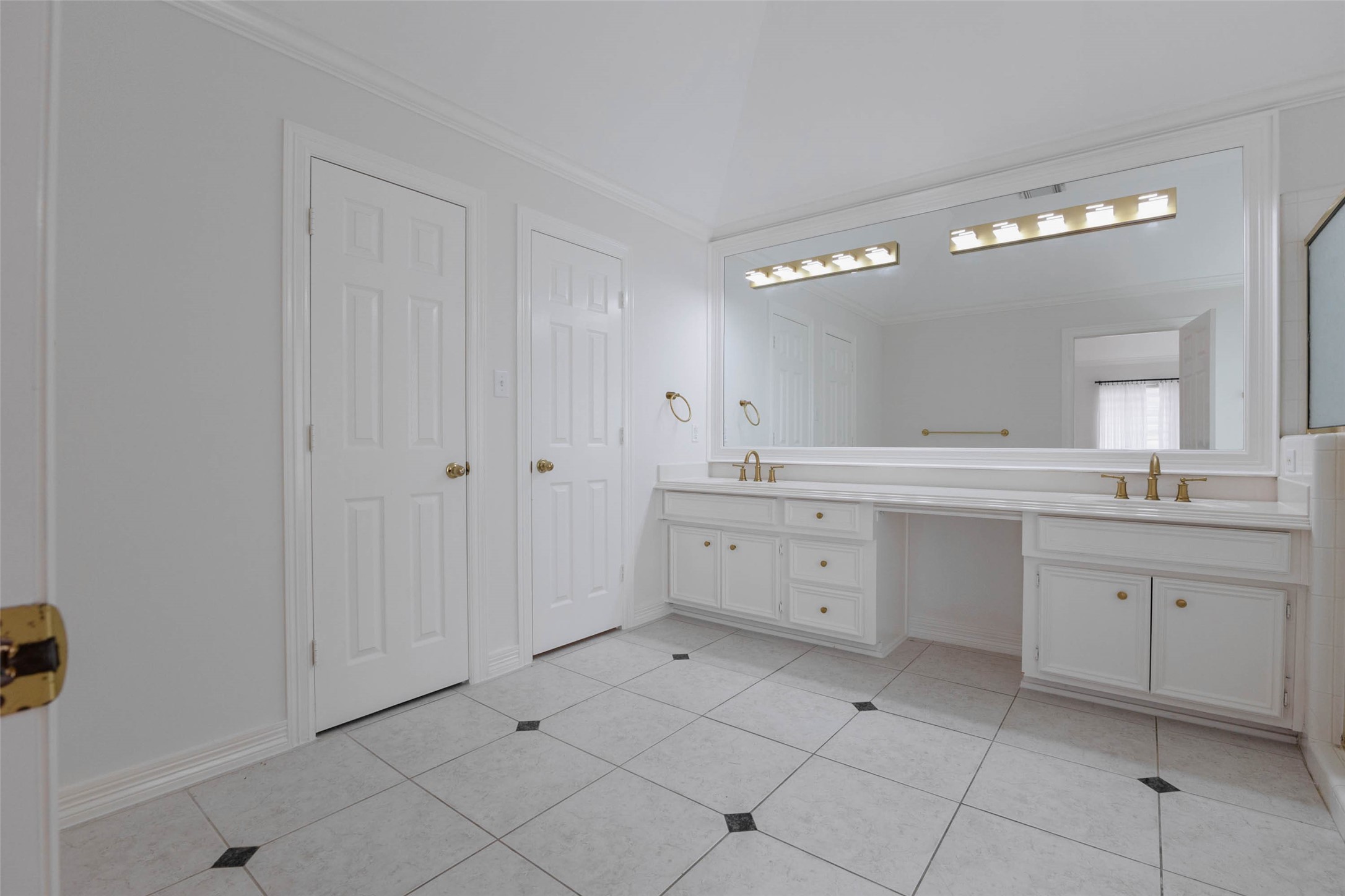 4911 Avondale Drive, Sugar Land, TX 77479