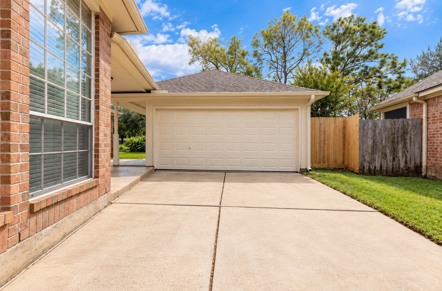 4911 Avondale Drive, Sugar Land, TX 77479