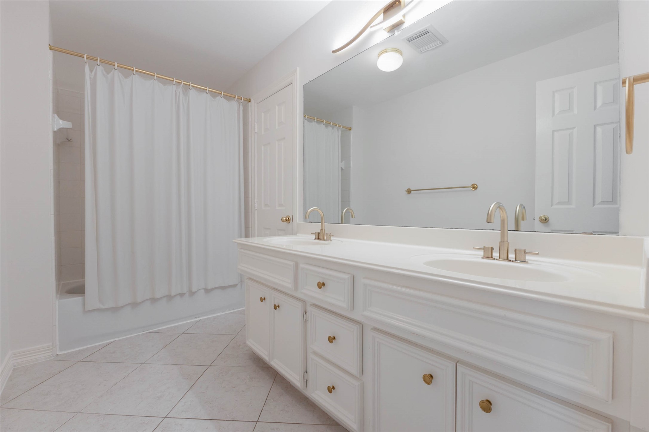 4911 Avondale Drive, Sugar Land, TX 77479
