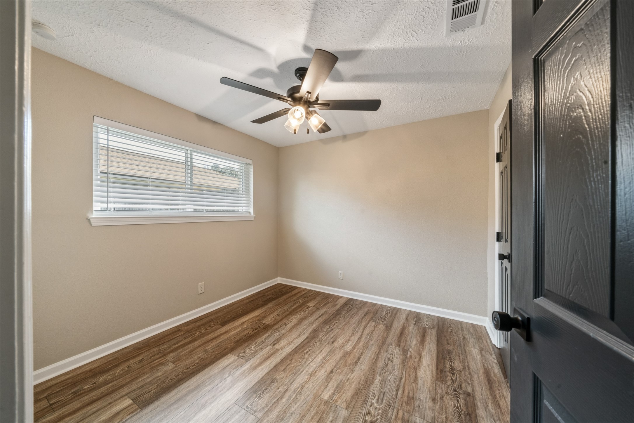 Secondary bedroom #2