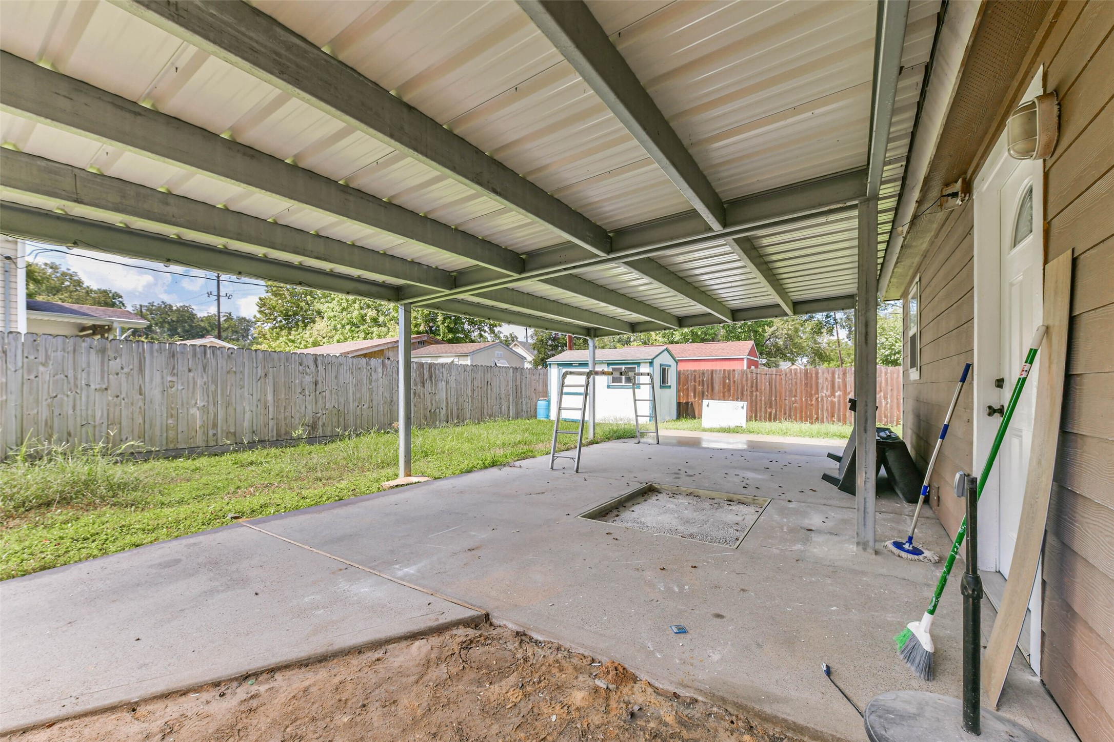 11830 15th Street, Santa Fe, TX 77510