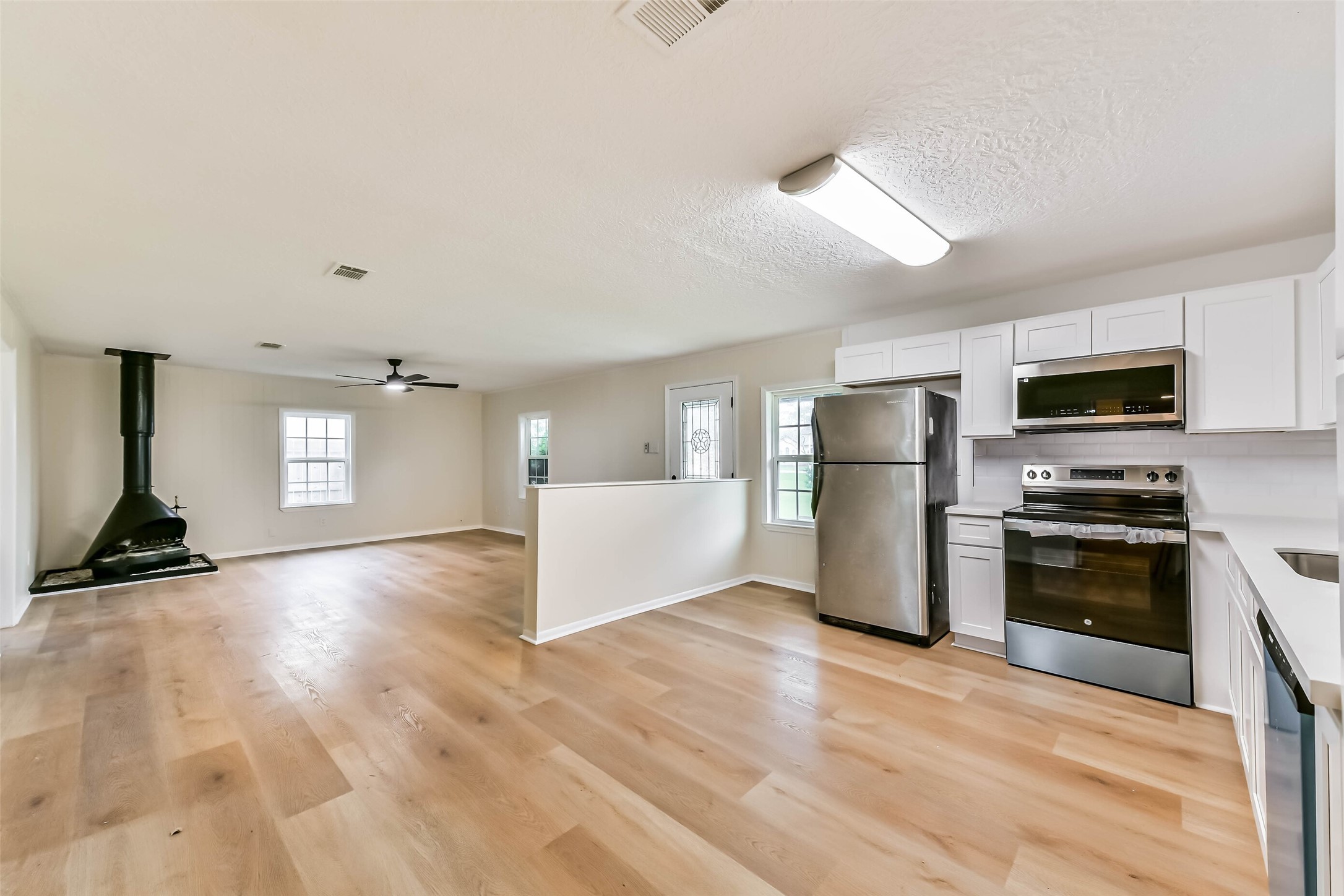 11830 15th Street, Santa Fe, TX 77510