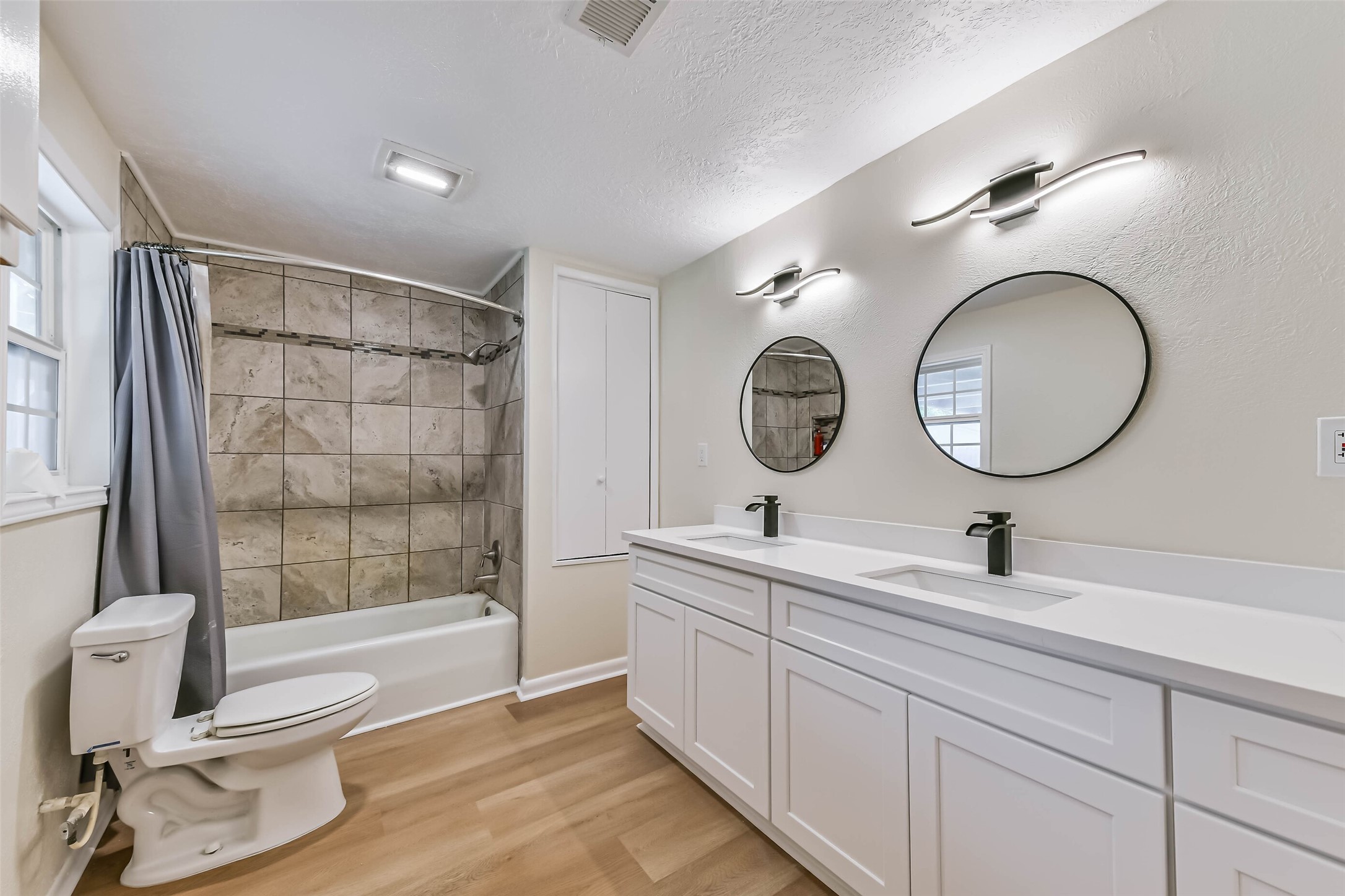 11830 15th Street, Santa Fe, TX 77510