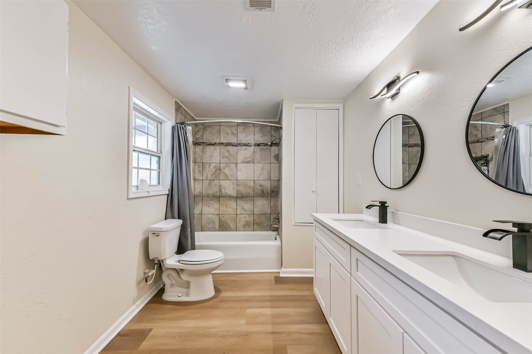 11830 15th Street, Santa Fe, TX 77510