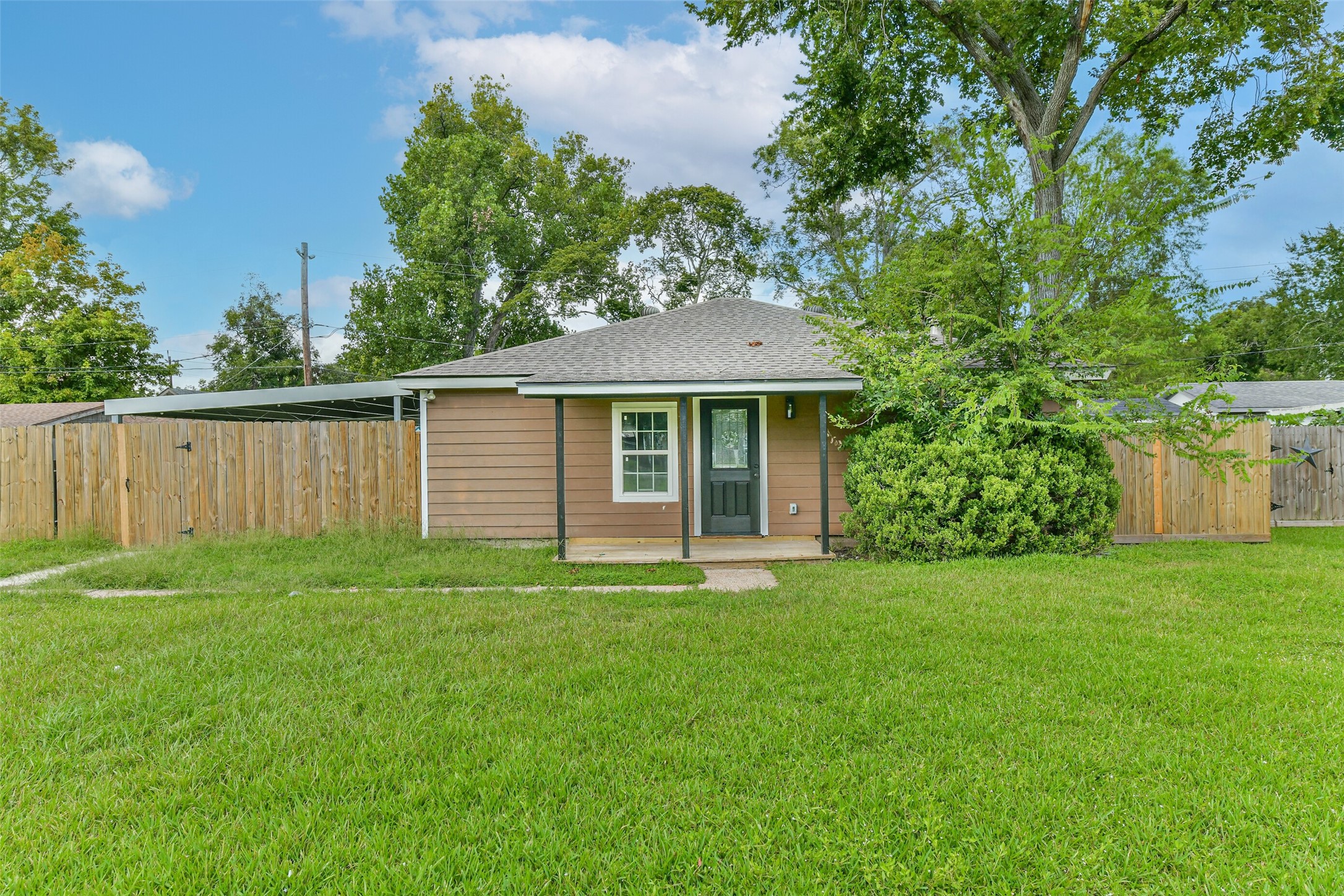 11830 15th Street, Santa Fe, TX 77510