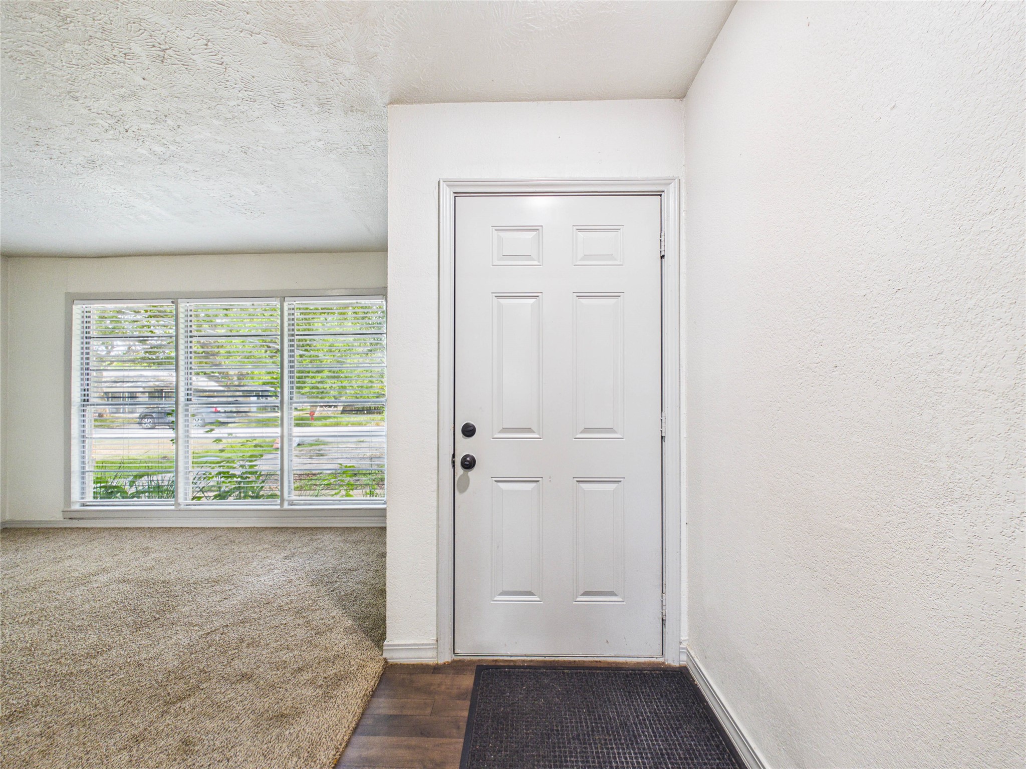 302 Sycamore Drive, Hitchcock, TX 77563