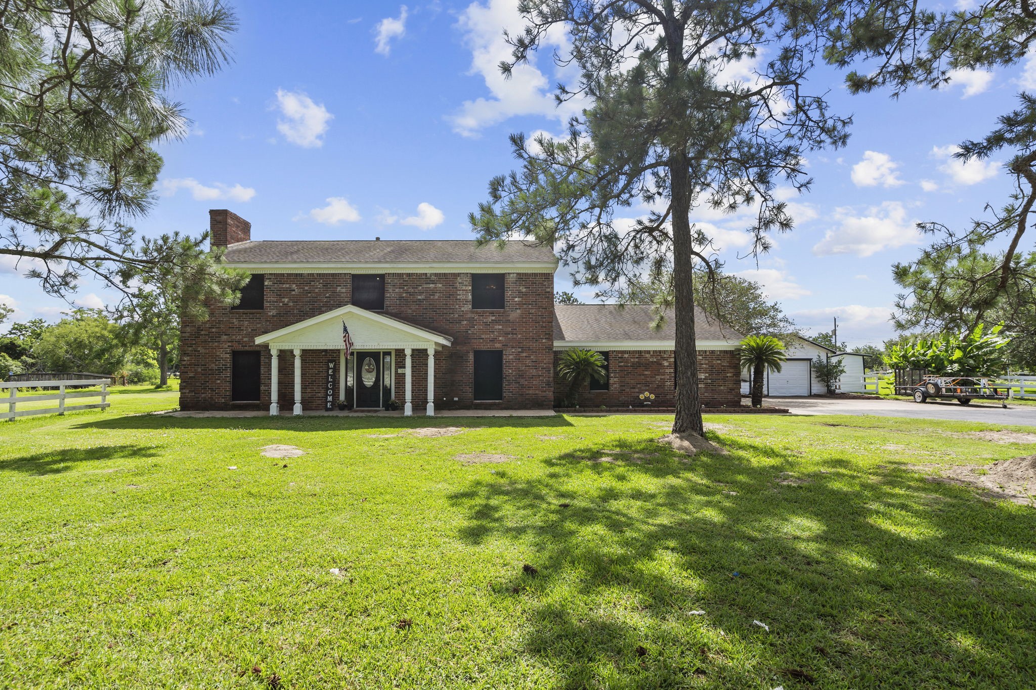 Beautiful house on a gorgeous 3.1-acre lot. Beautiful house on a gorgeous 3.1-acre lot.