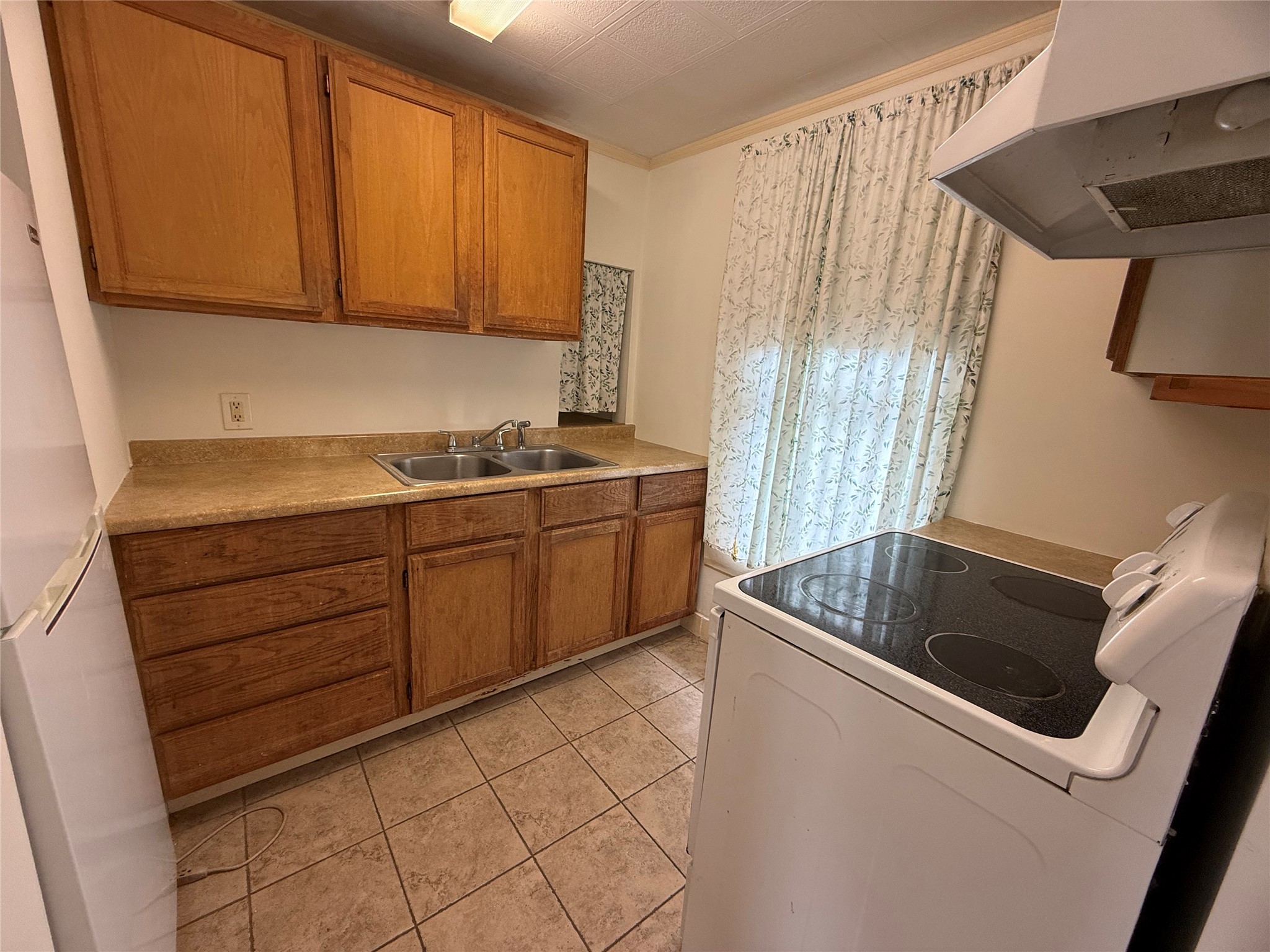 Cute little kitchen with a surprising amount of storage