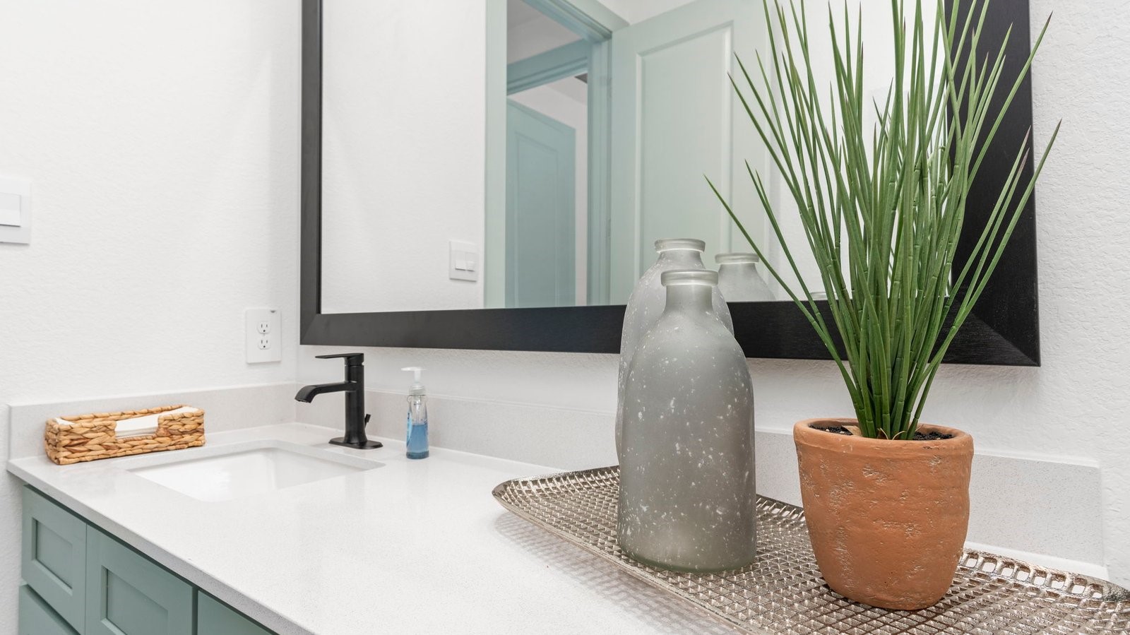 secondary bathroom with one sink