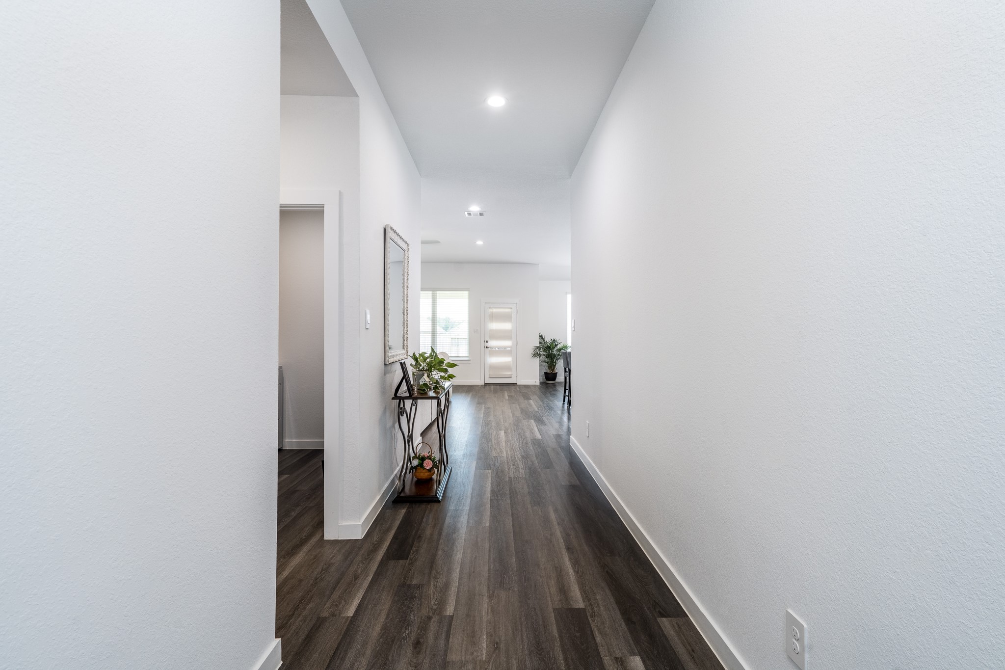 Step into this pristine home !