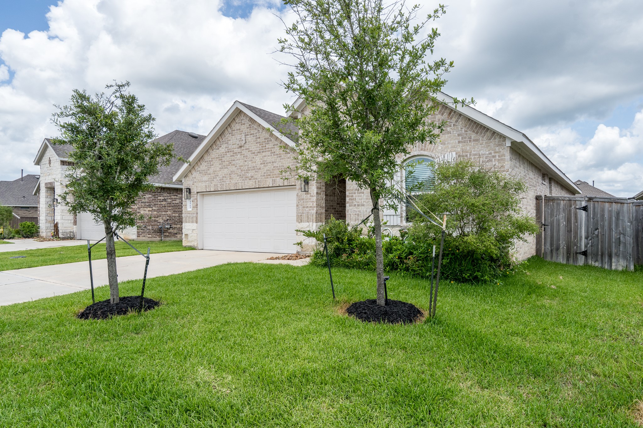 1565 OAKDALE CREST RD, Montgomery, TX 77316
