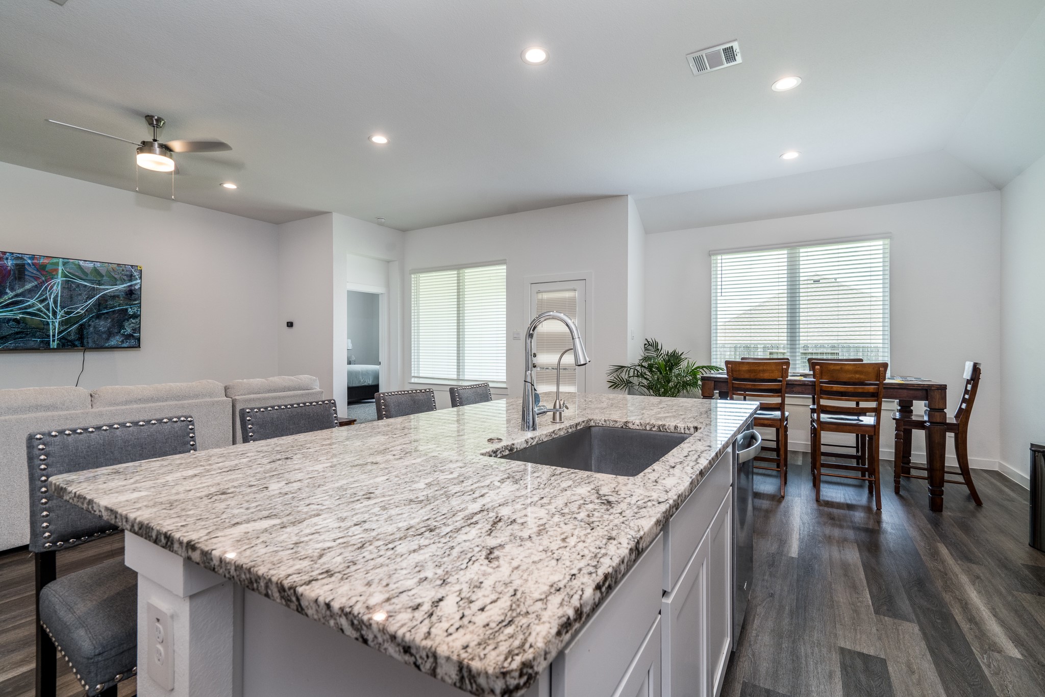1565 OAKDALE CREST RD, Montgomery, TX 77316