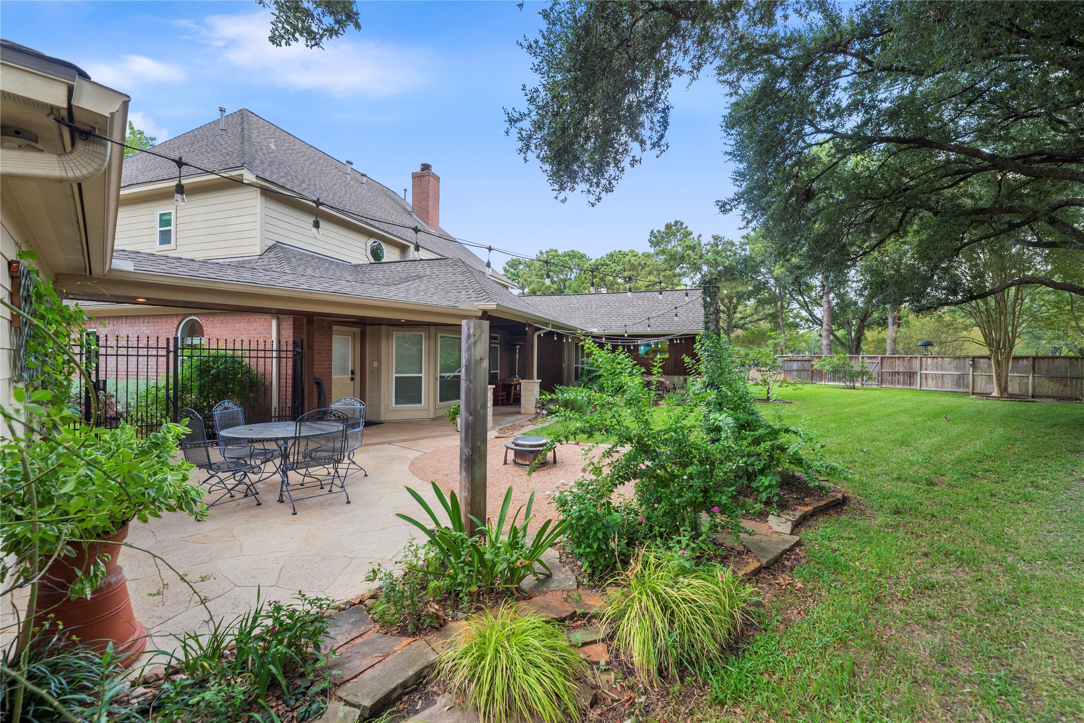 Another view of this amazing yard.