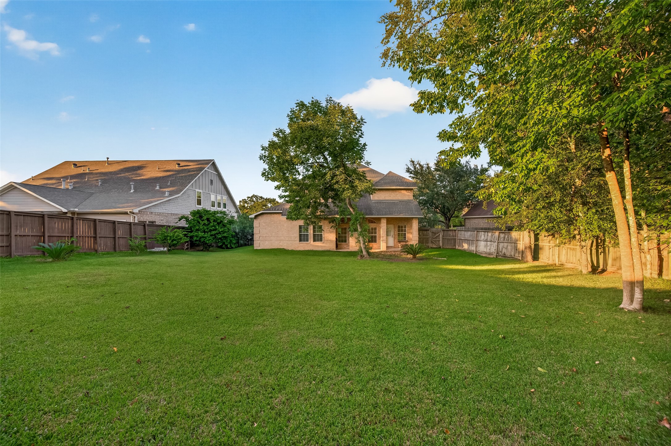 211 April Waters Drive W, Conroe, TX 77356