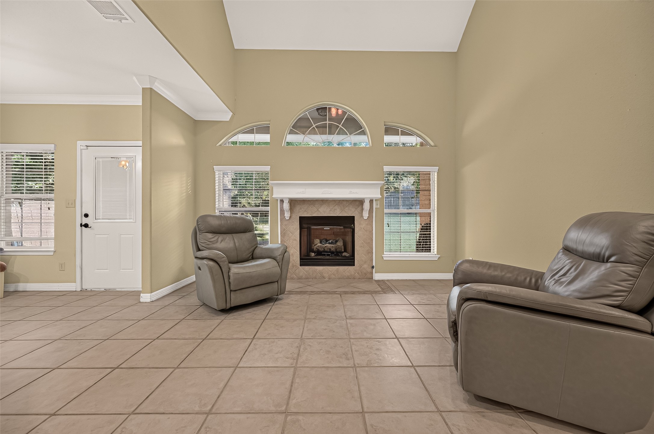 211 April Waters Drive W, Conroe, TX 77356