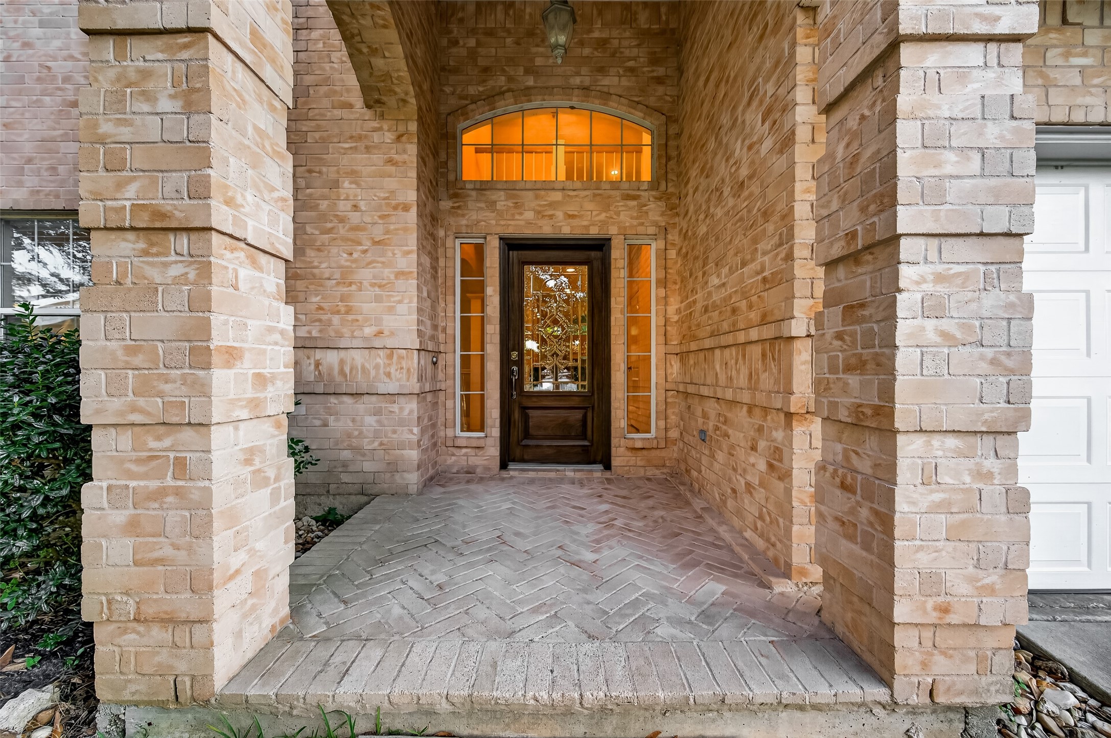 211 April Waters Drive W, Conroe, TX 77356