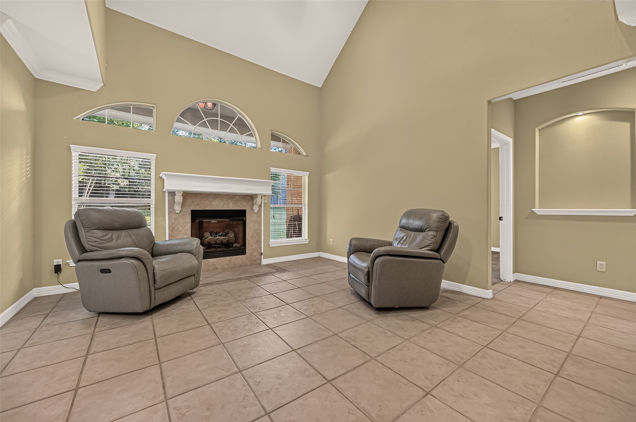 211 April Waters Drive W, Conroe, TX 77356