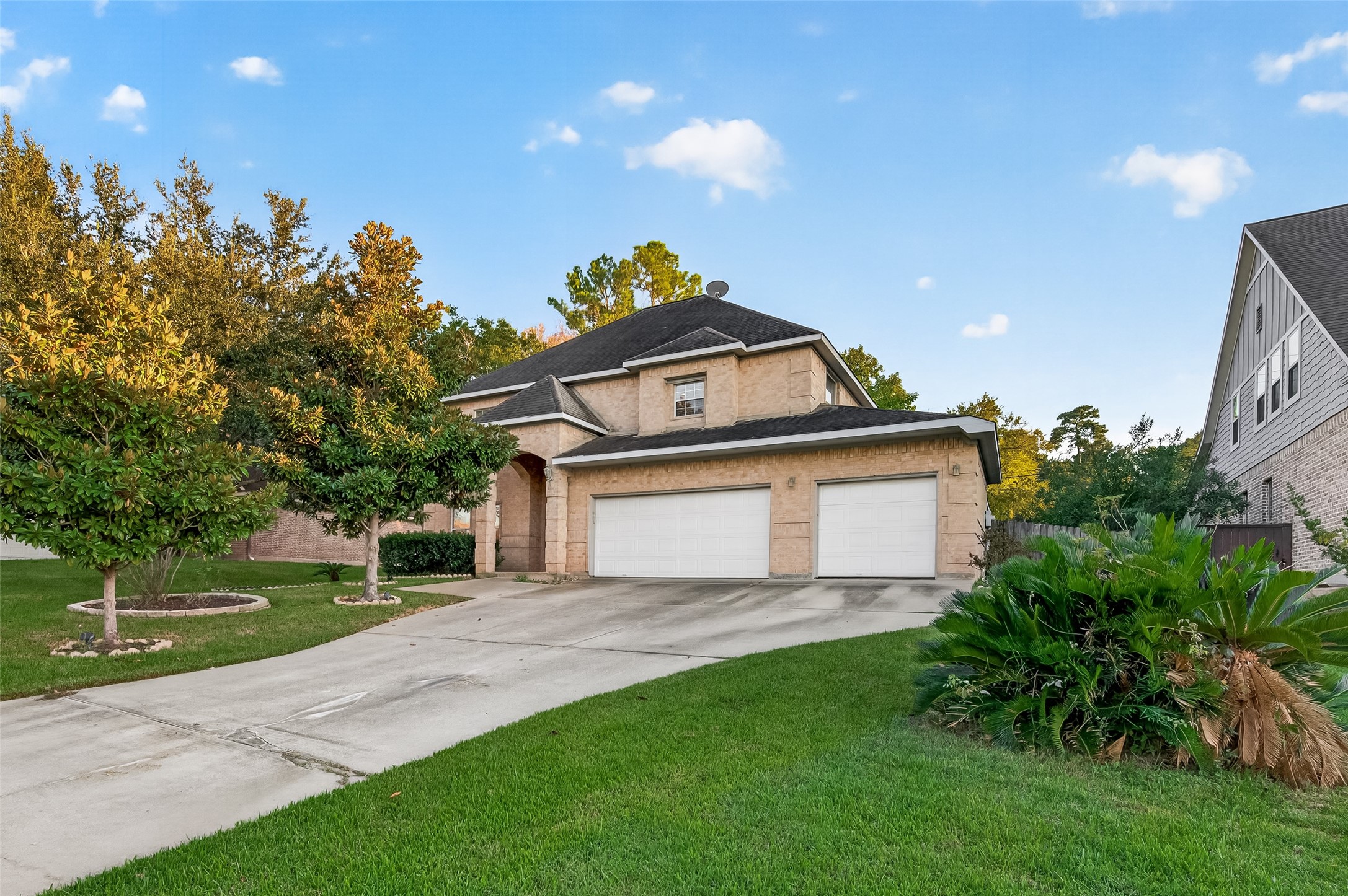 211 April Waters Drive W, Conroe, TX 77356