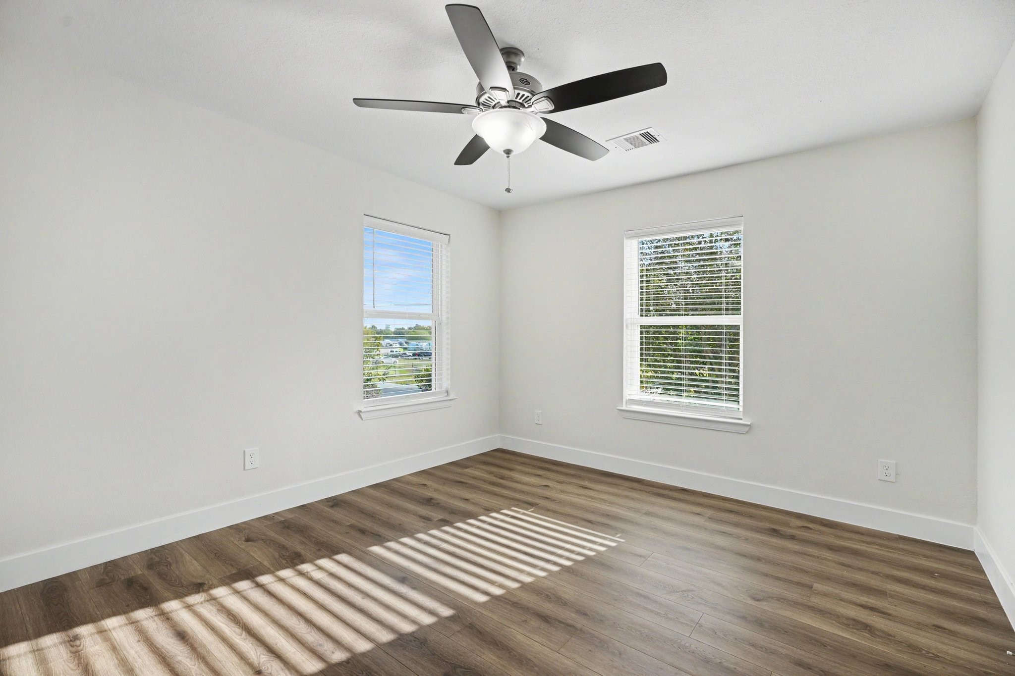 801 S Main Street, Baytown, TX 77520