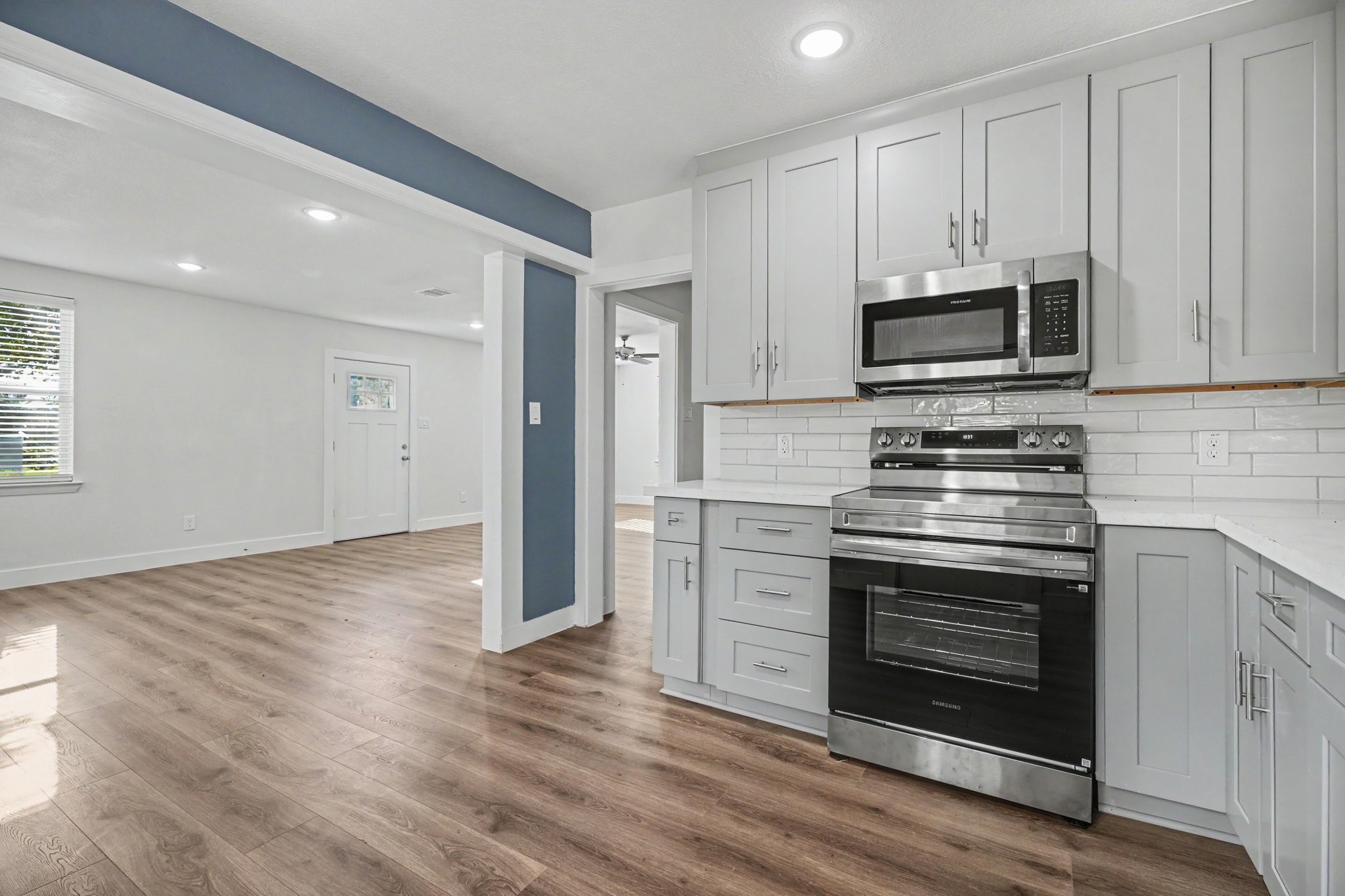 801 S Main Street, Baytown, TX 77520
