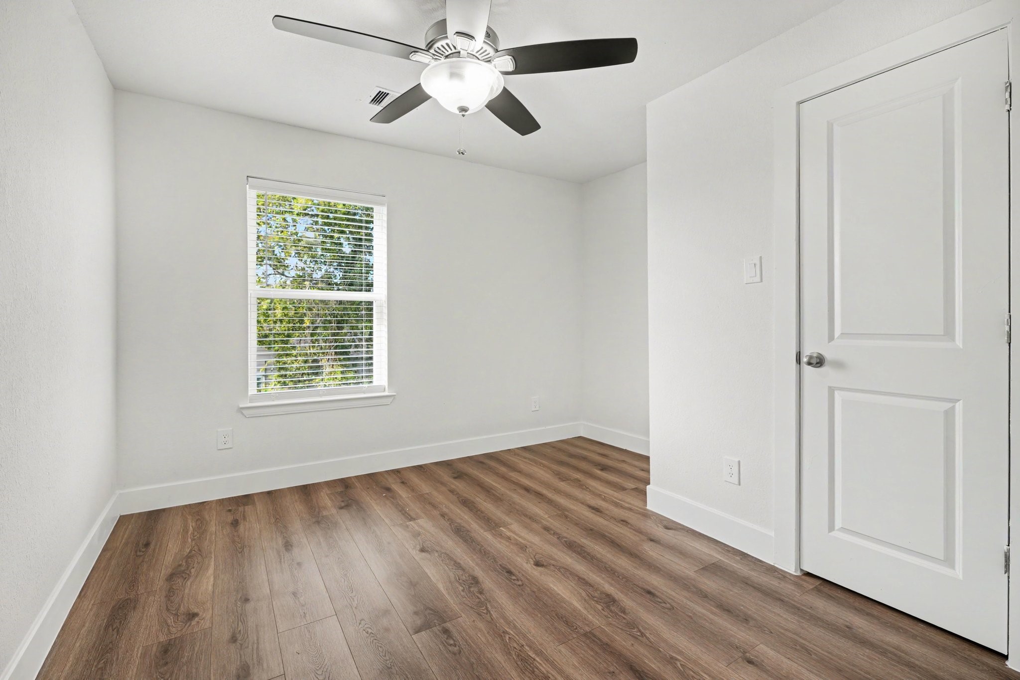 801 S Main Street, Baytown, TX 77520
