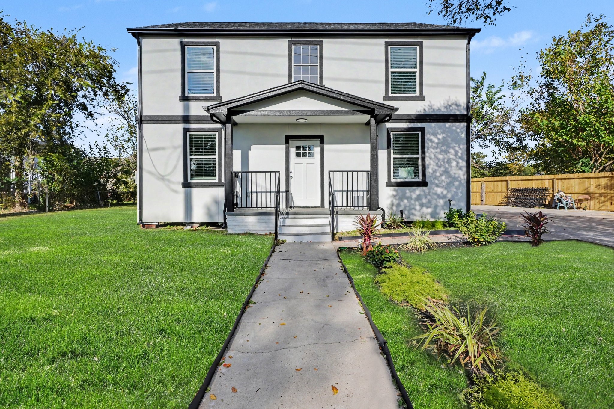 801 S Main Street, Baytown, TX 77520
