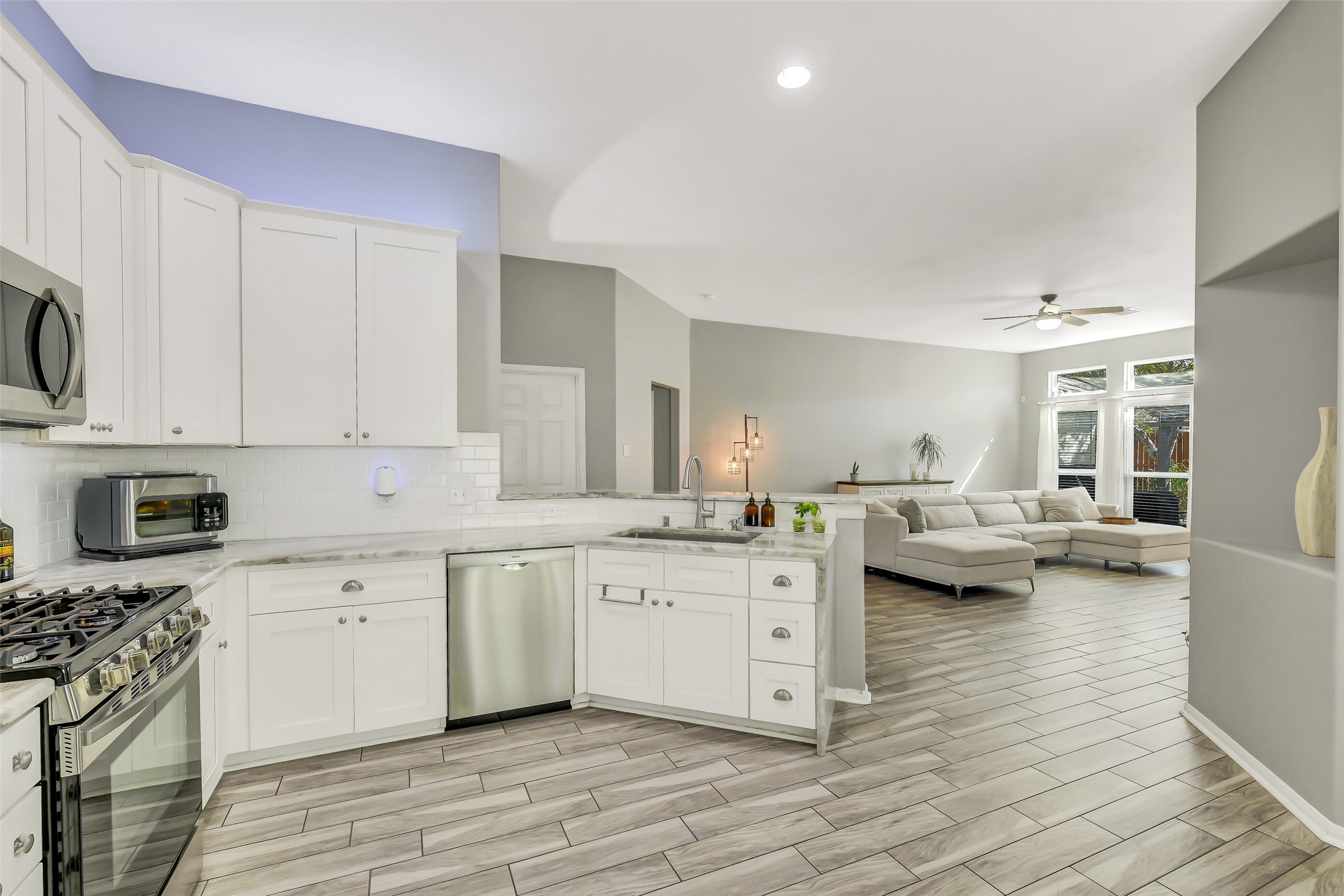 9934 Knob Hollow Way, Conroe, TX 77385