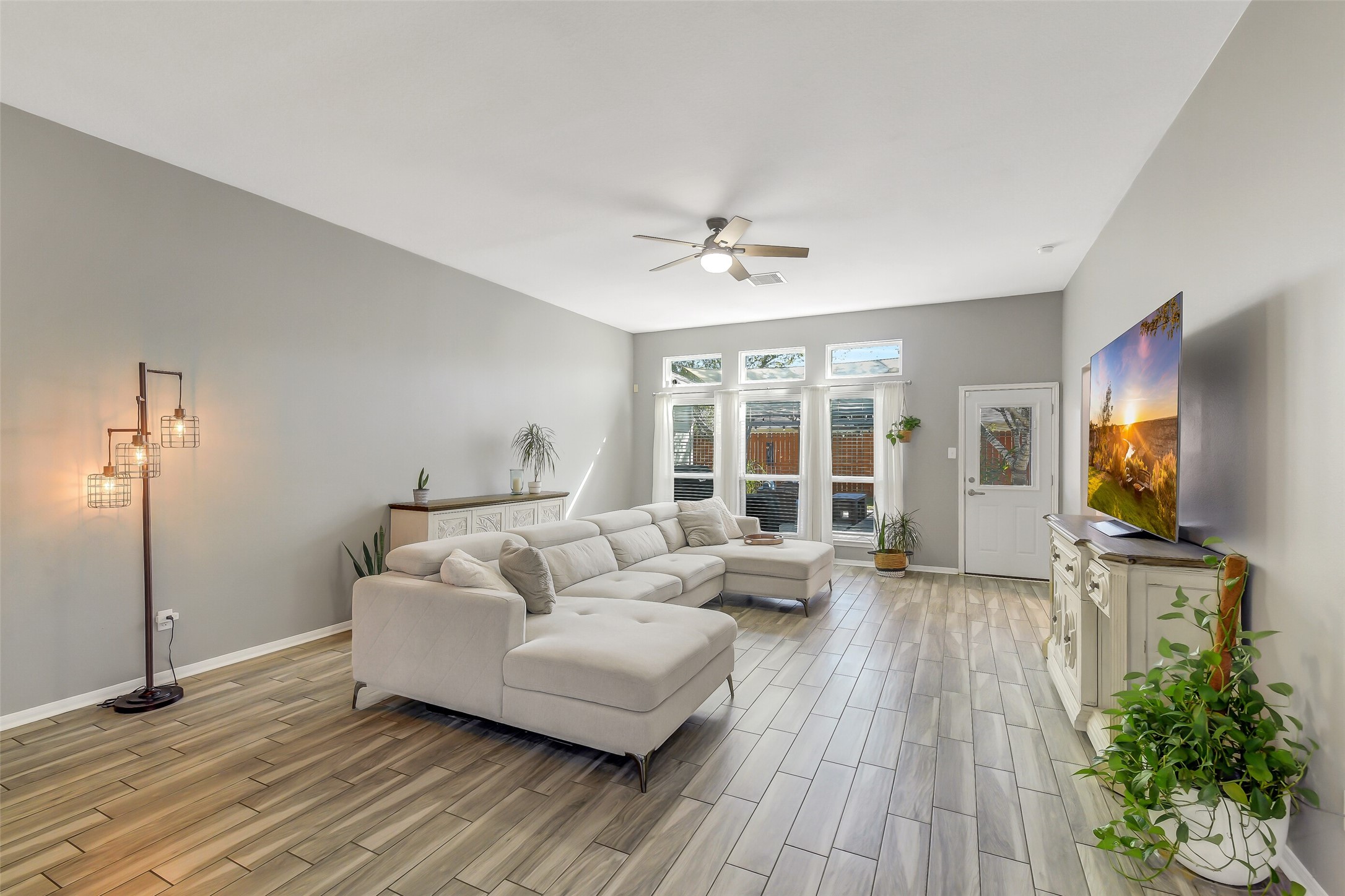 9934 Knob Hollow Way, Conroe, TX 77385