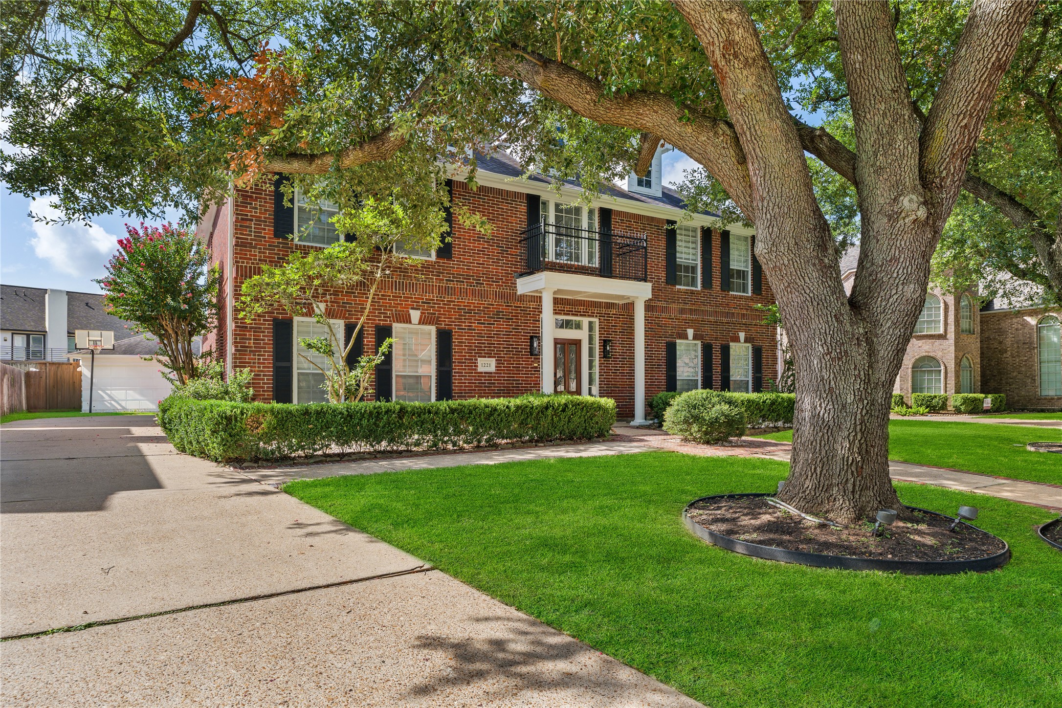 1221 Wedgewood Drive, Sugar Land, TX 77478