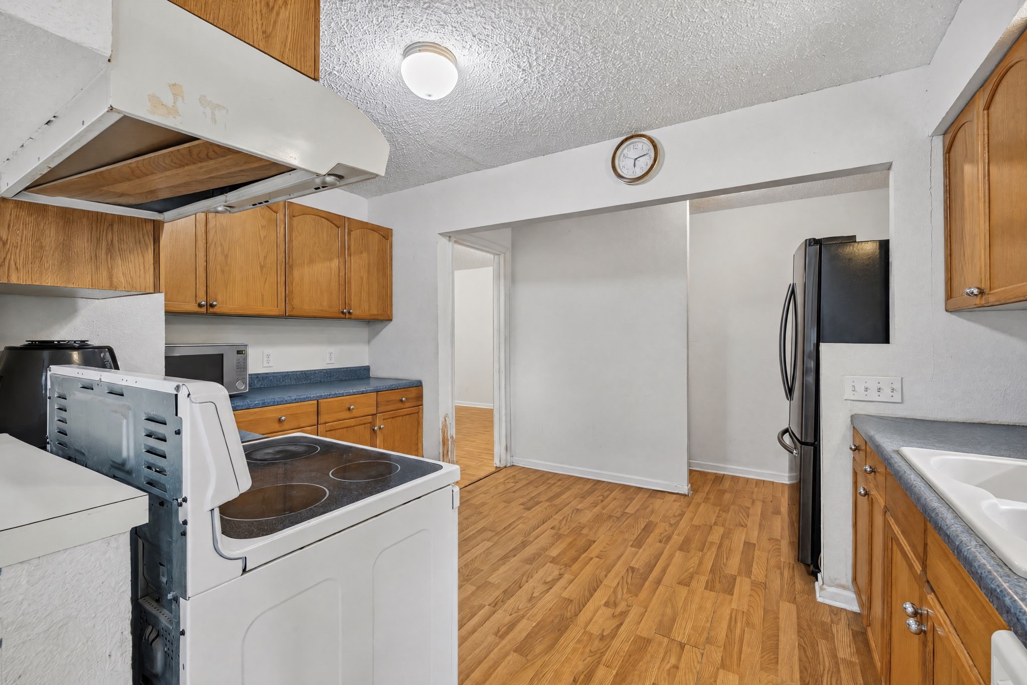 100 Inwood Lane, Highlands, TX 77562