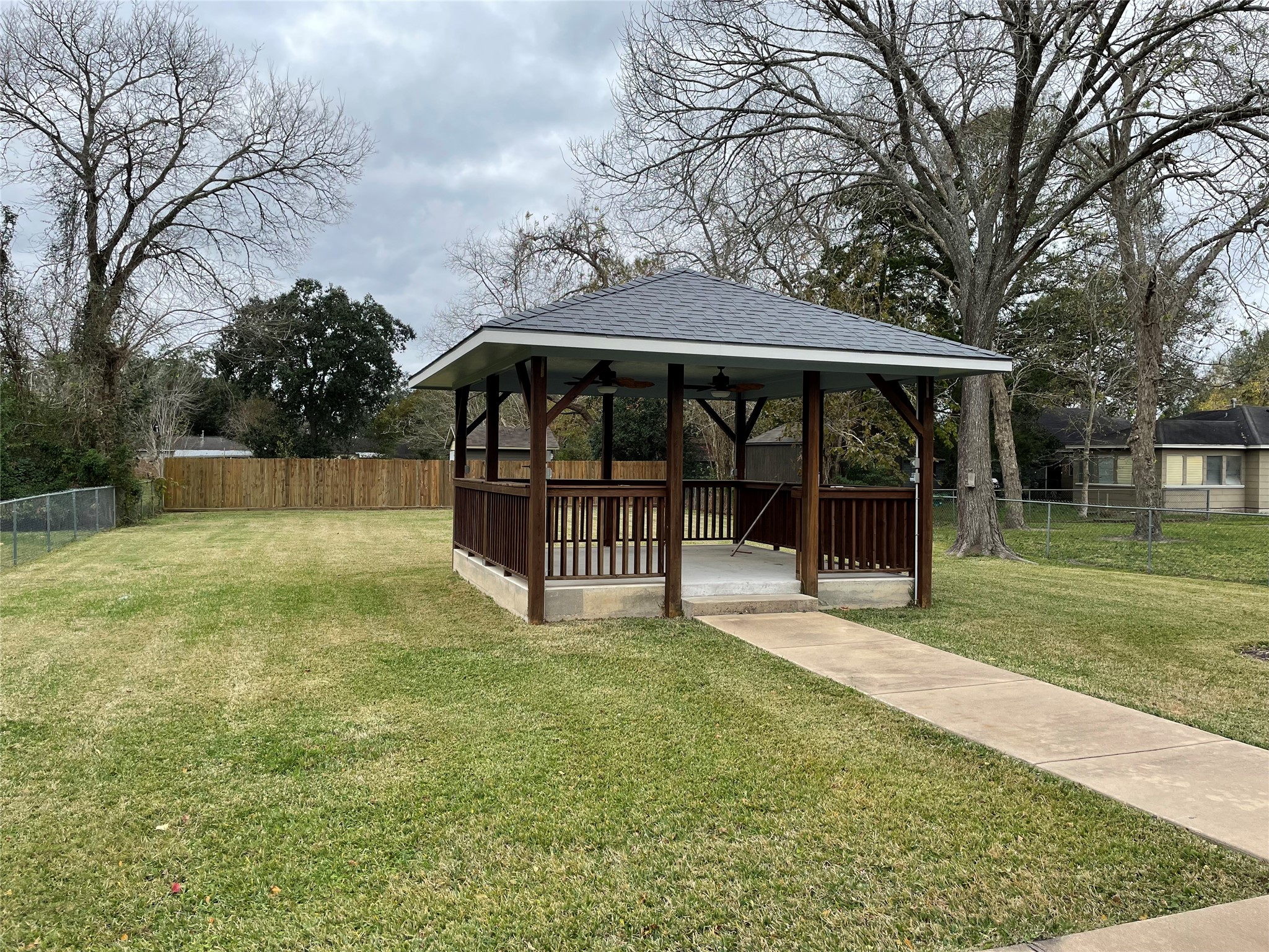 Large backyard with gazebo