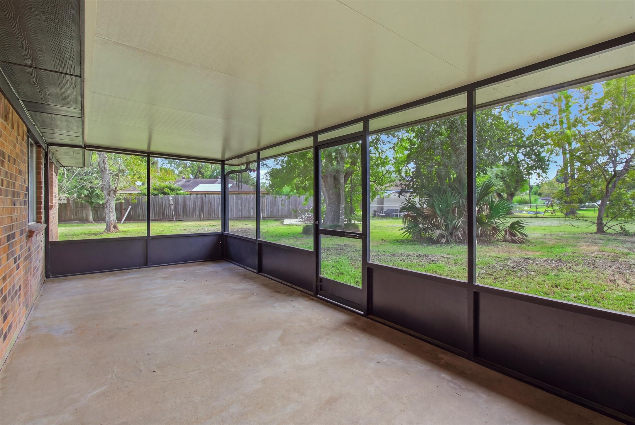 Large Screened in back patio