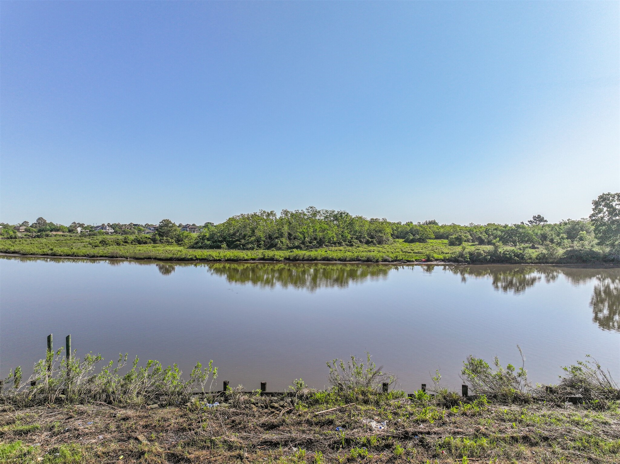 Bayou Waterfront Provides Boating and Fishing Opportunities!