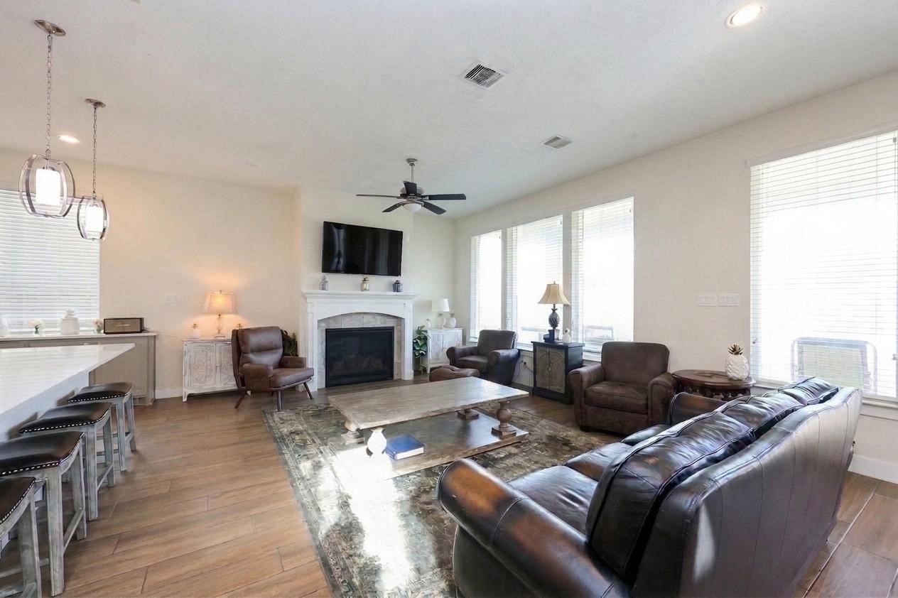 13211 Terania Cliff Trace, Houston, TX 77059