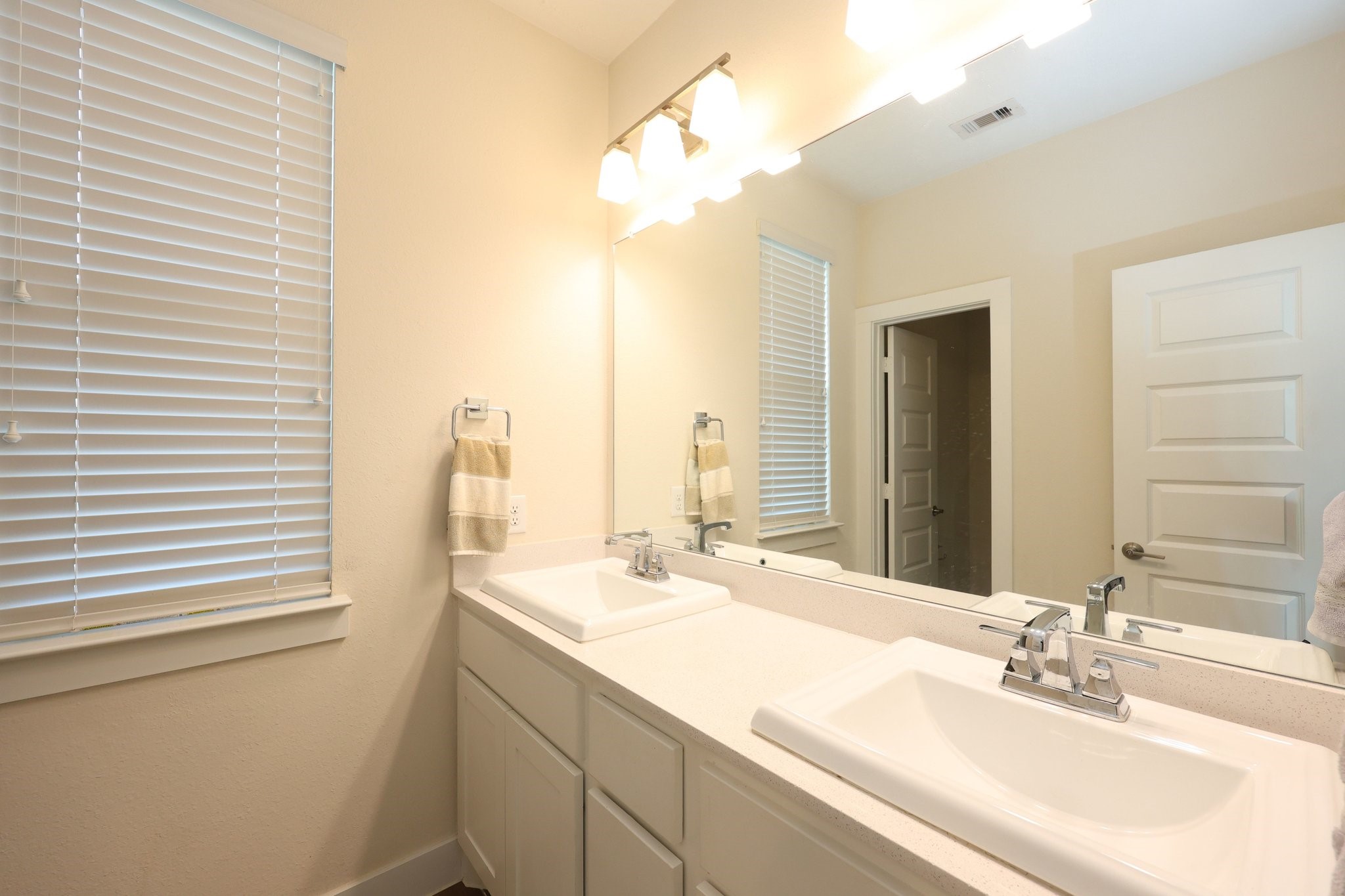 13211 Terania Cliff Trace, Houston, TX 77059