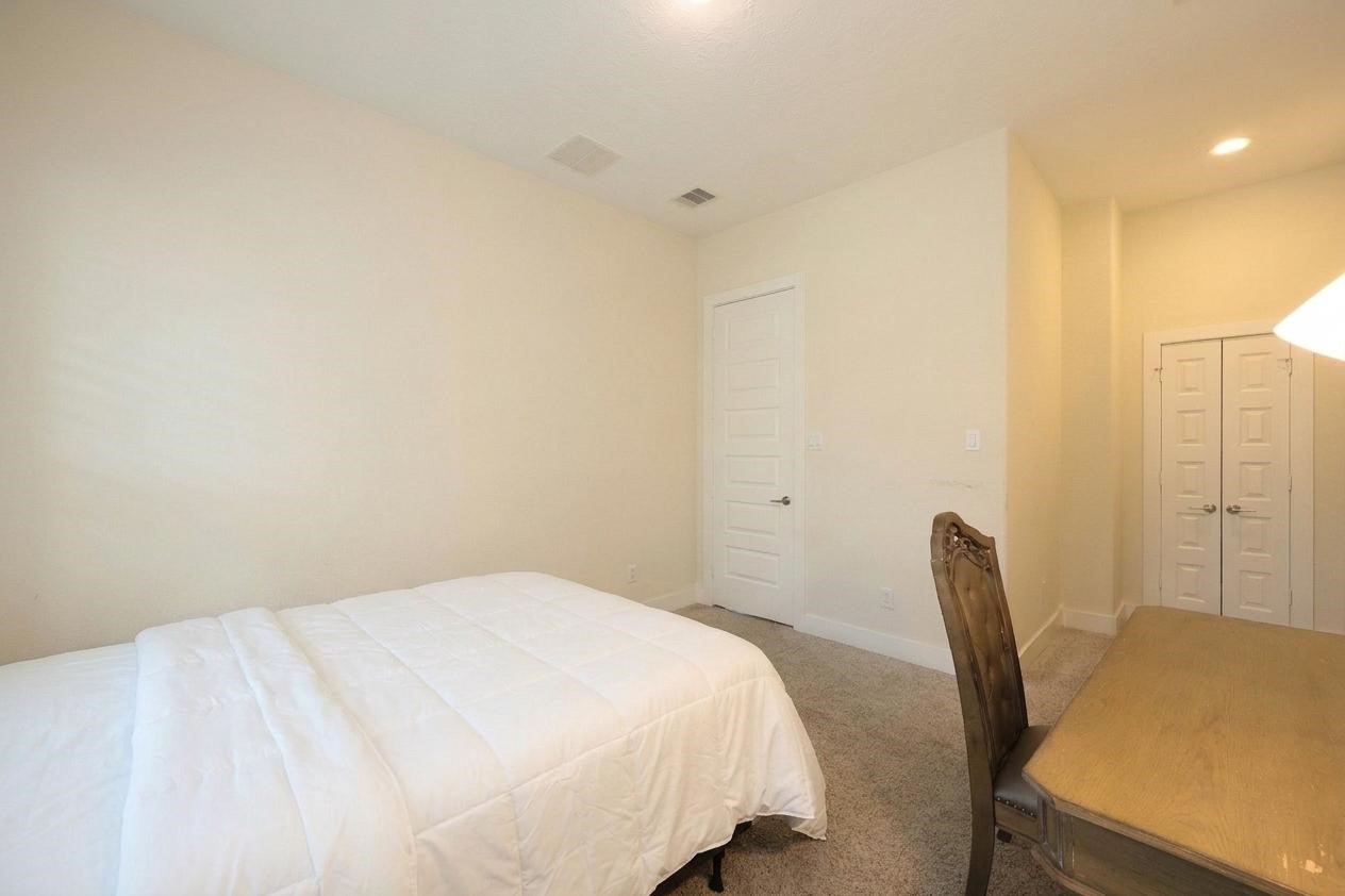 13211 Terania Cliff Trace, Houston, TX 77059