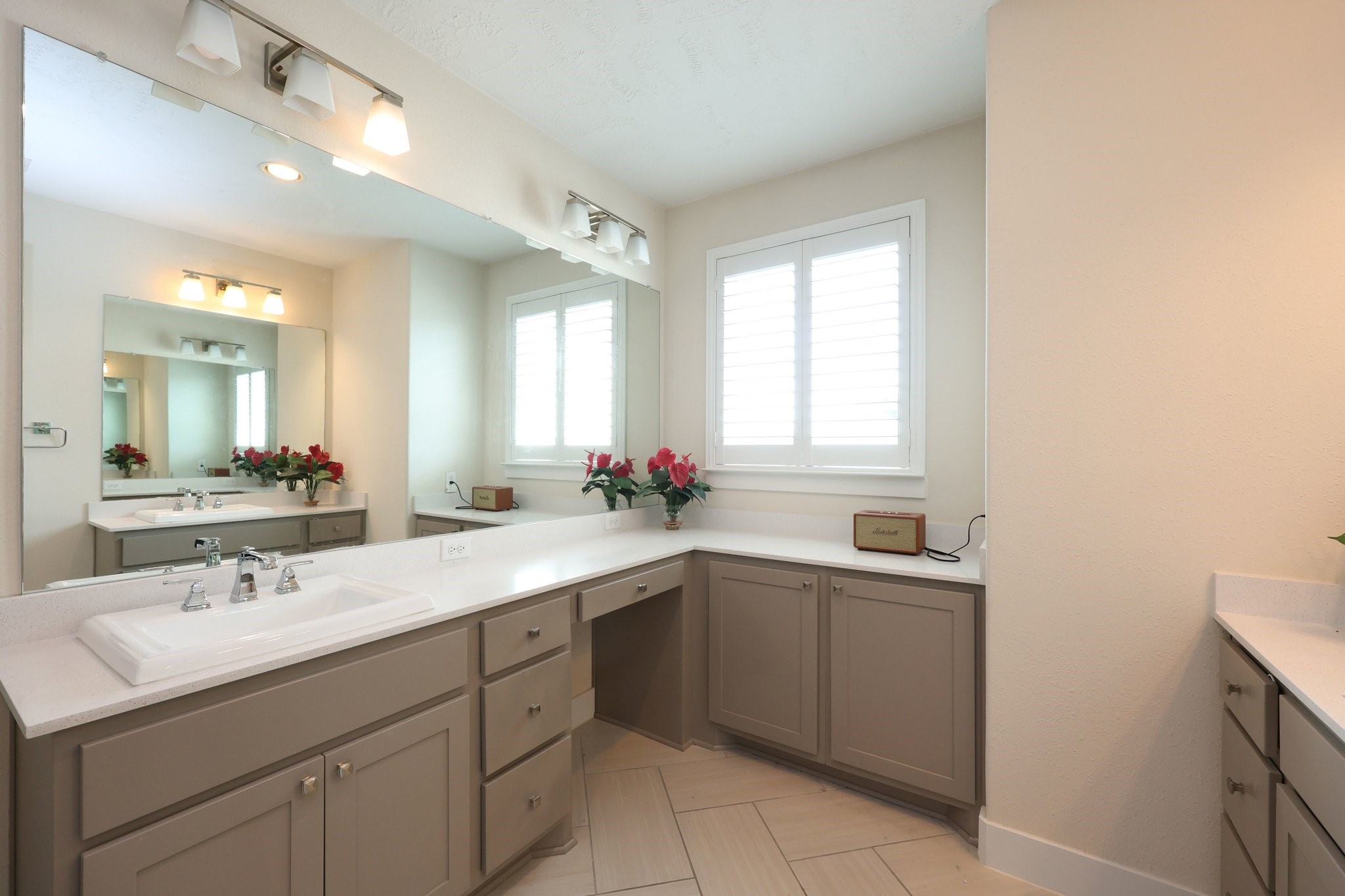 13211 Terania Cliff Trace, Houston, TX 77059