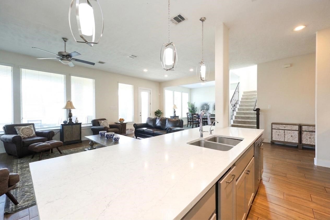 13211 Terania Cliff Trace, Houston, TX 77059
