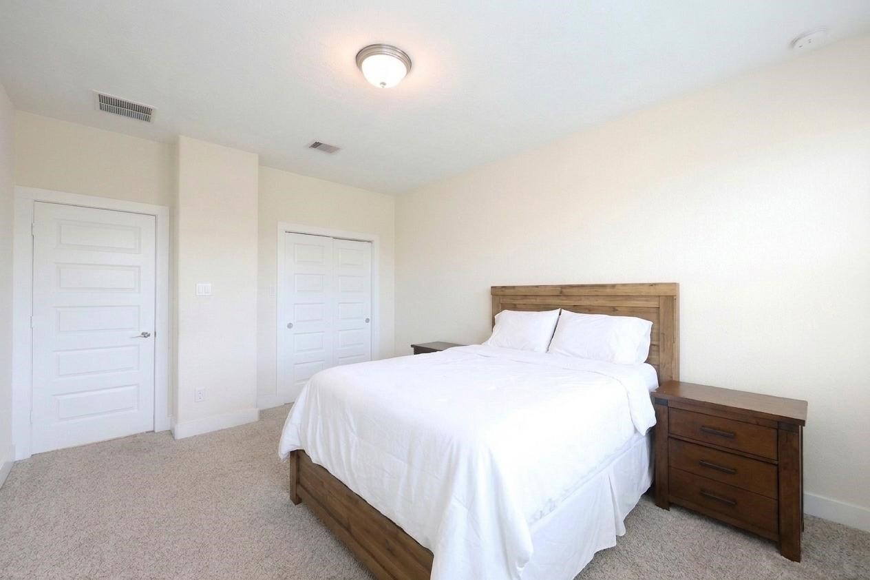 13211 Terania Cliff Trace, Houston, TX 77059