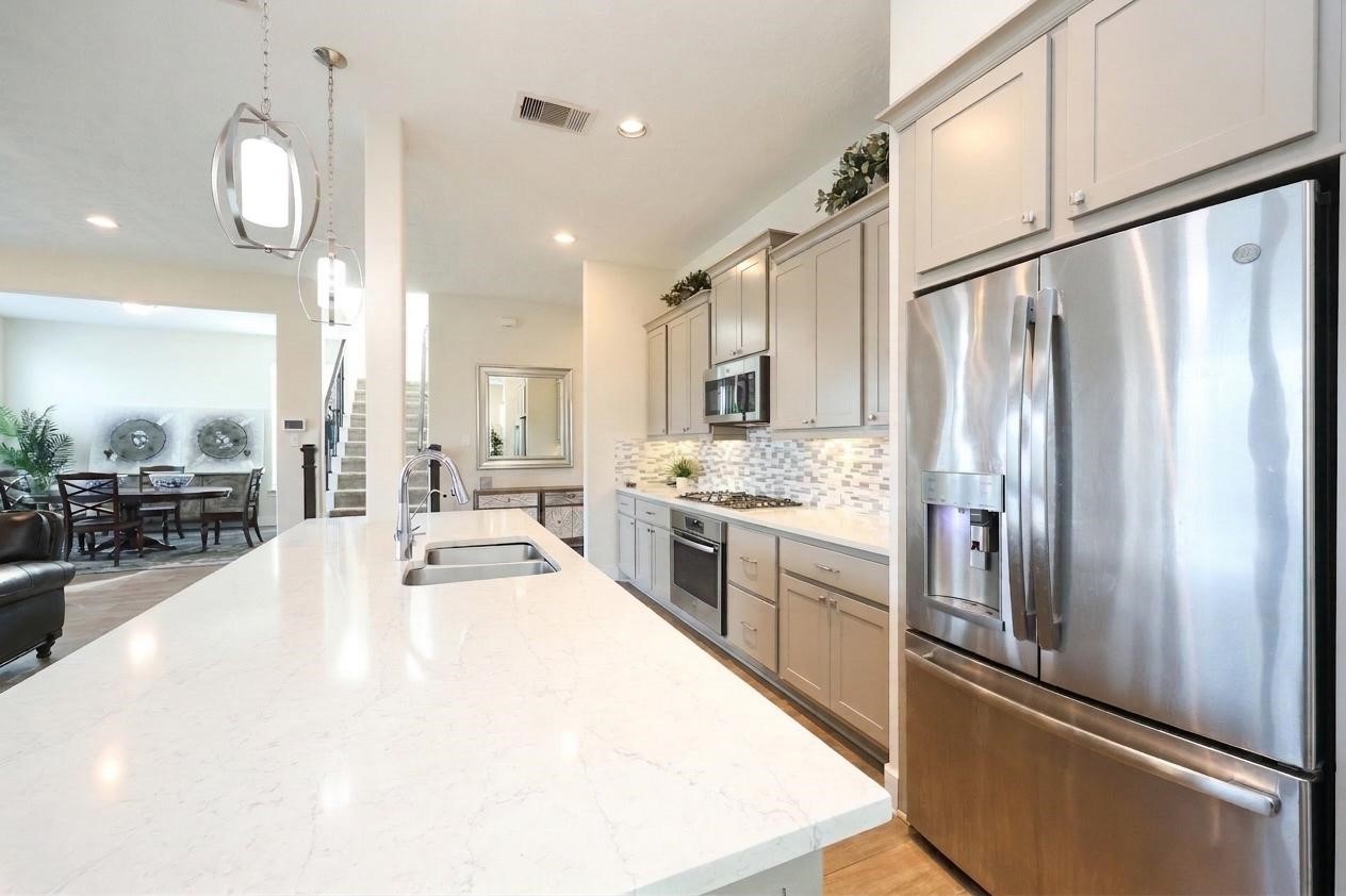13211 Terania Cliff Trace, Houston, TX 77059