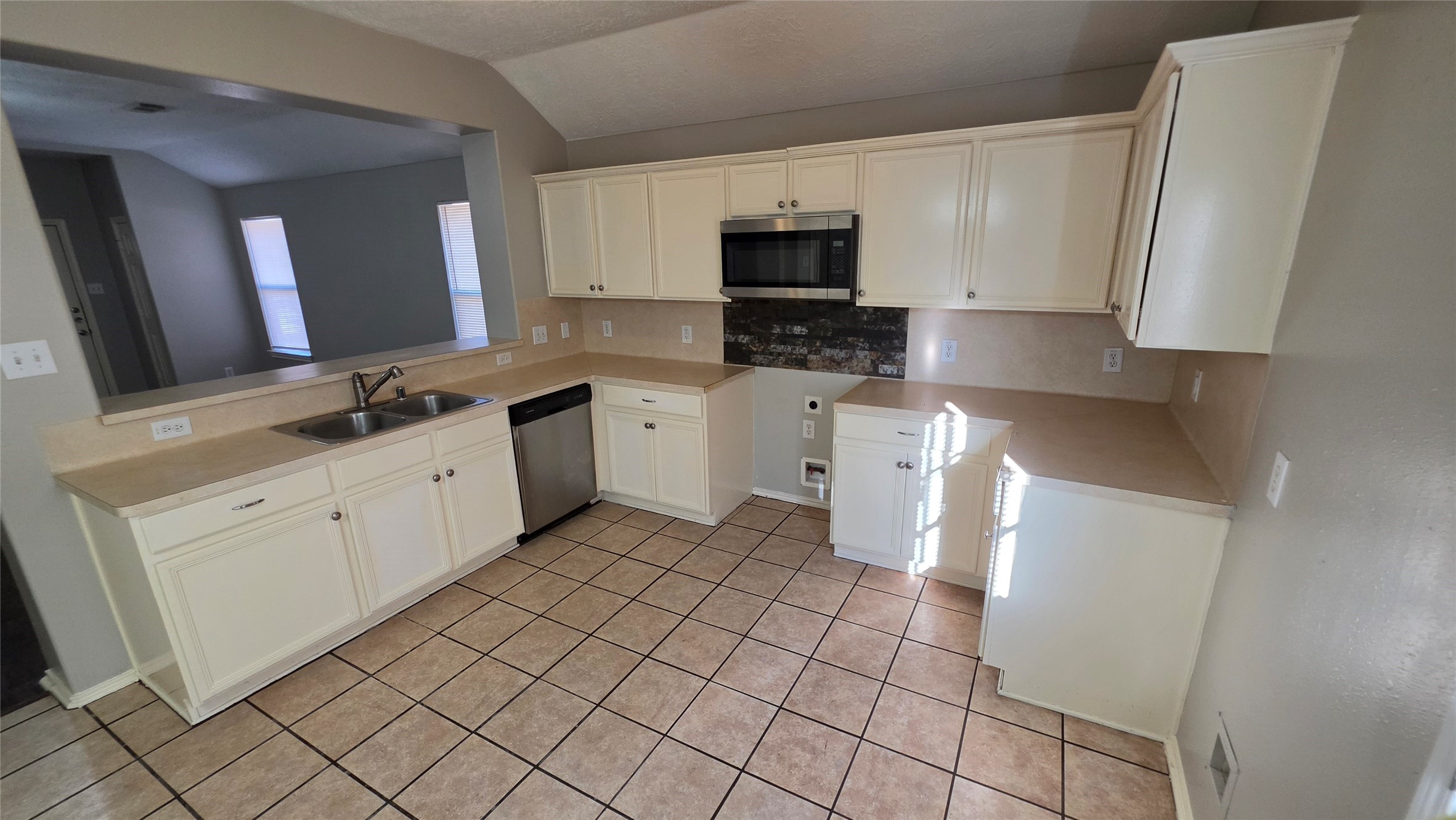 13142 Terrace Run Lane, Houston, TX 77044