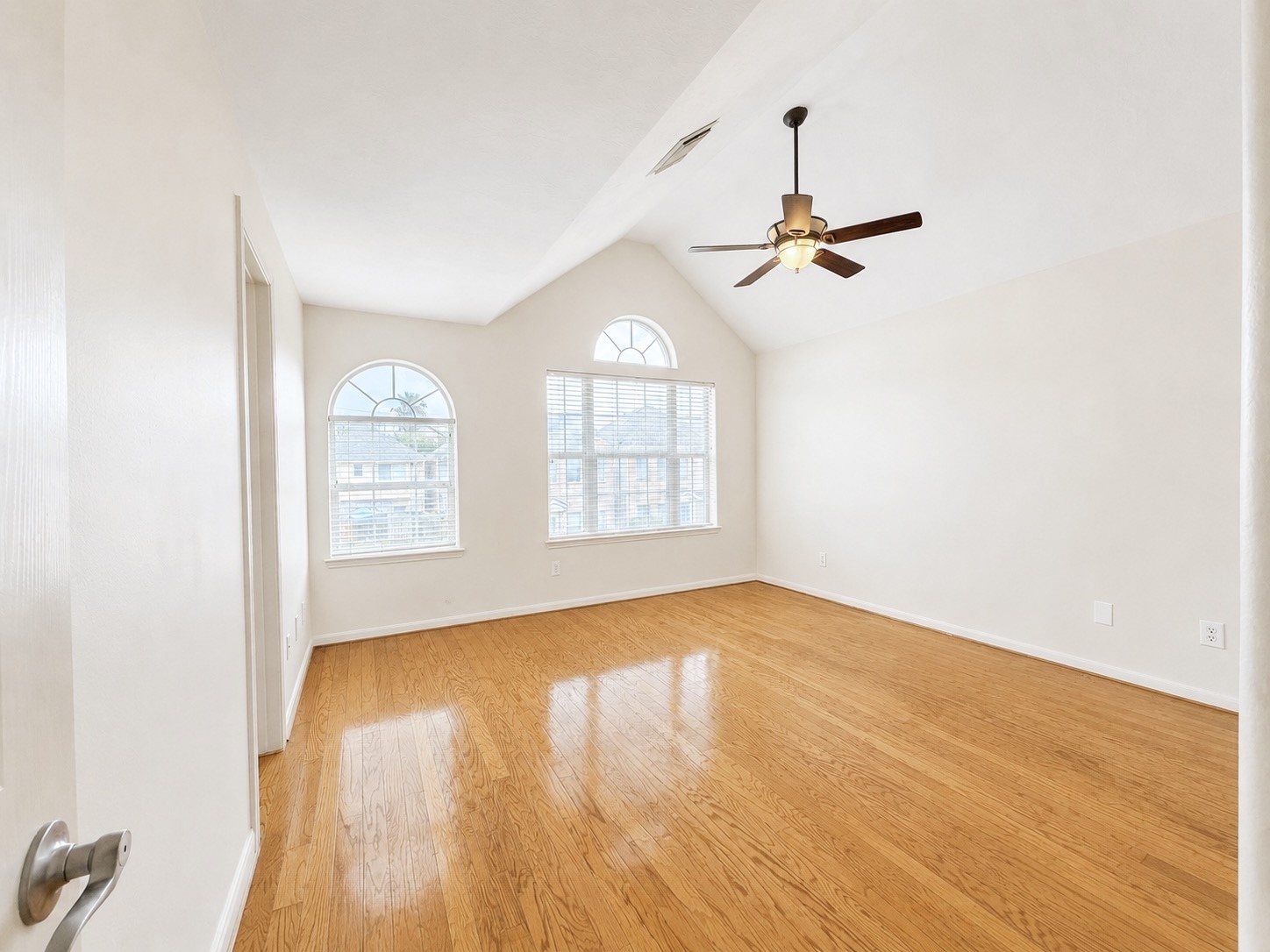 214 Plaza Del Sol Park, Houston, TX 77020