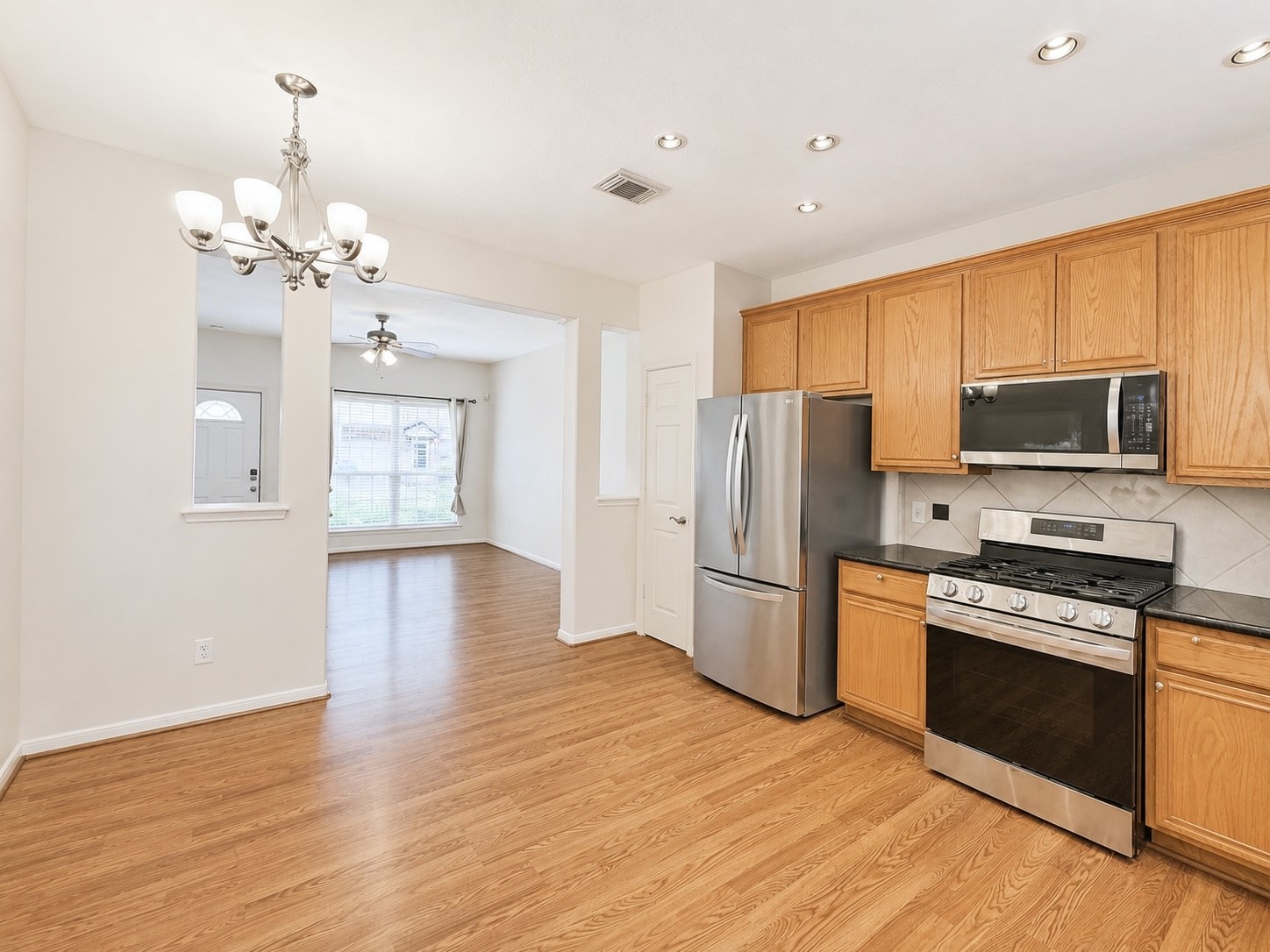 214 Plaza Del Sol Park, Houston, TX 77020 214 Plaza Del Sol Park, Houston, TX 77020