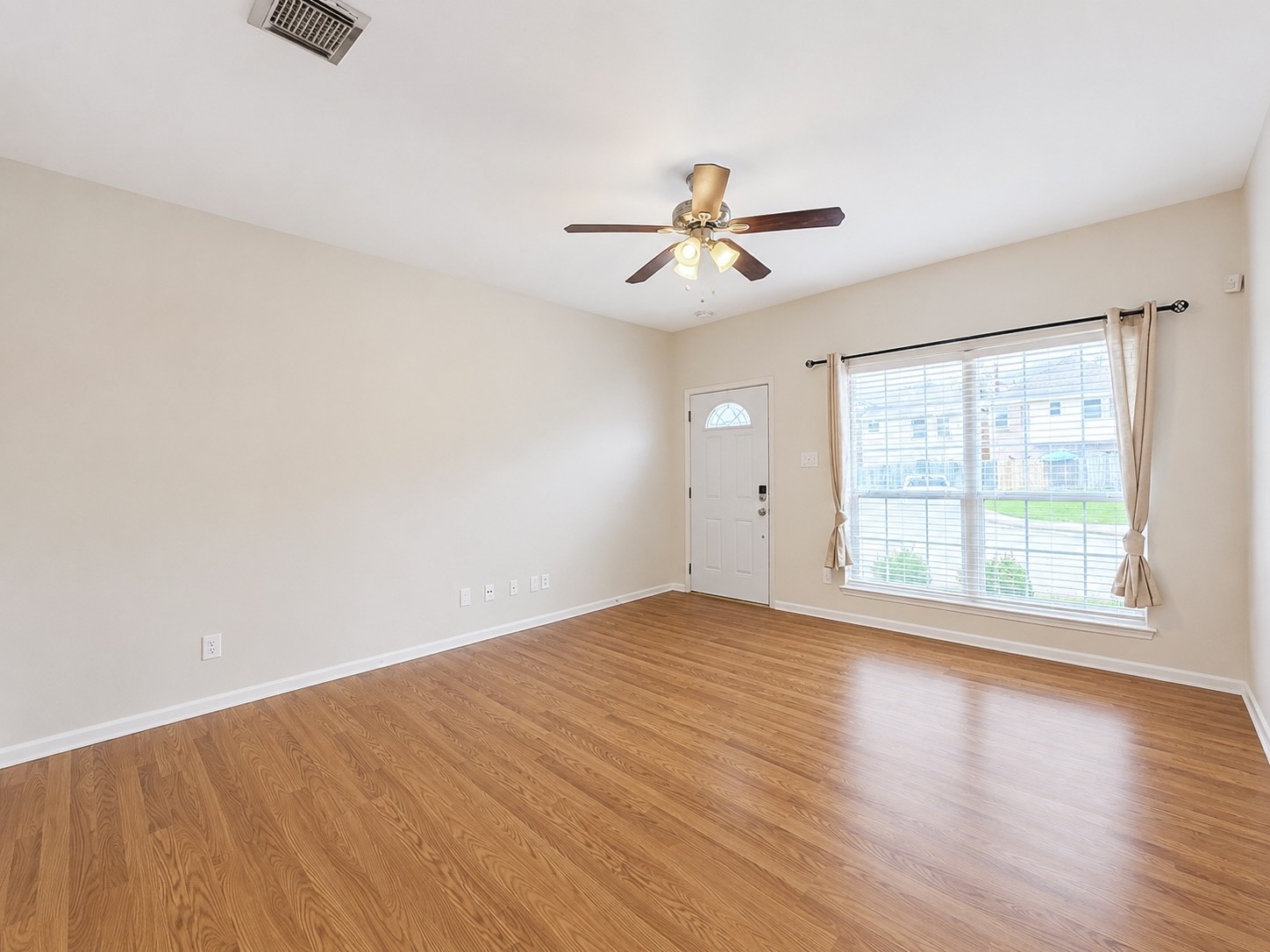 214 Plaza Del Sol Park, Houston, TX 77020