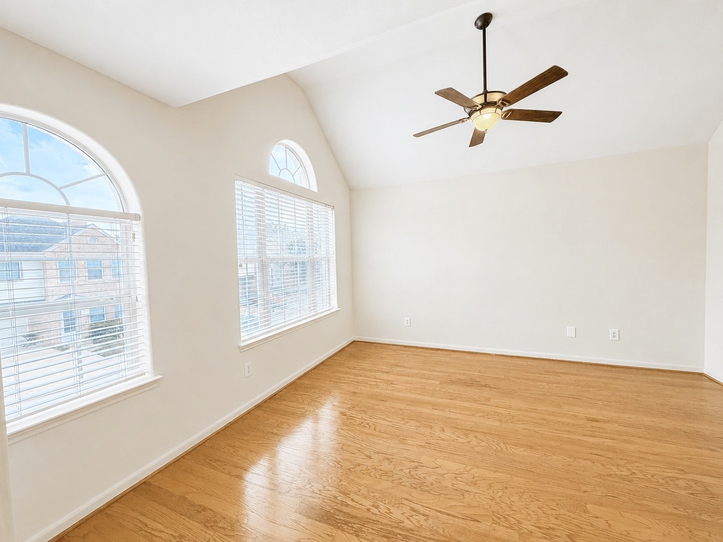 214 Plaza Del Sol Park, Houston, TX 77020