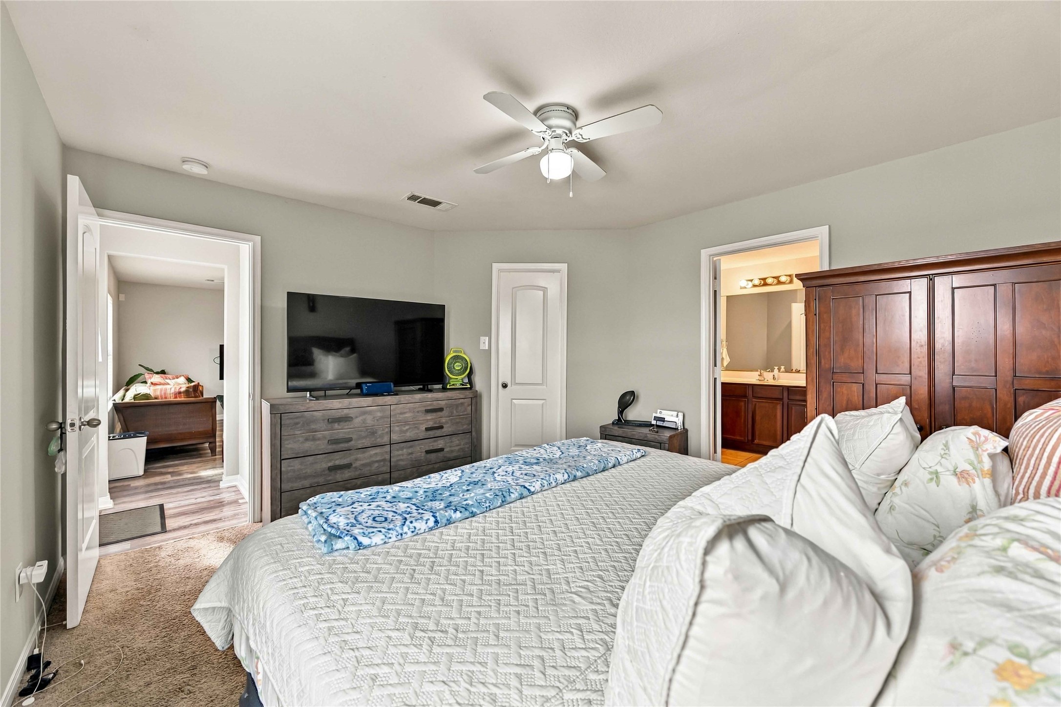9415 Grand Spark Drive, Rosharon, TX 77583