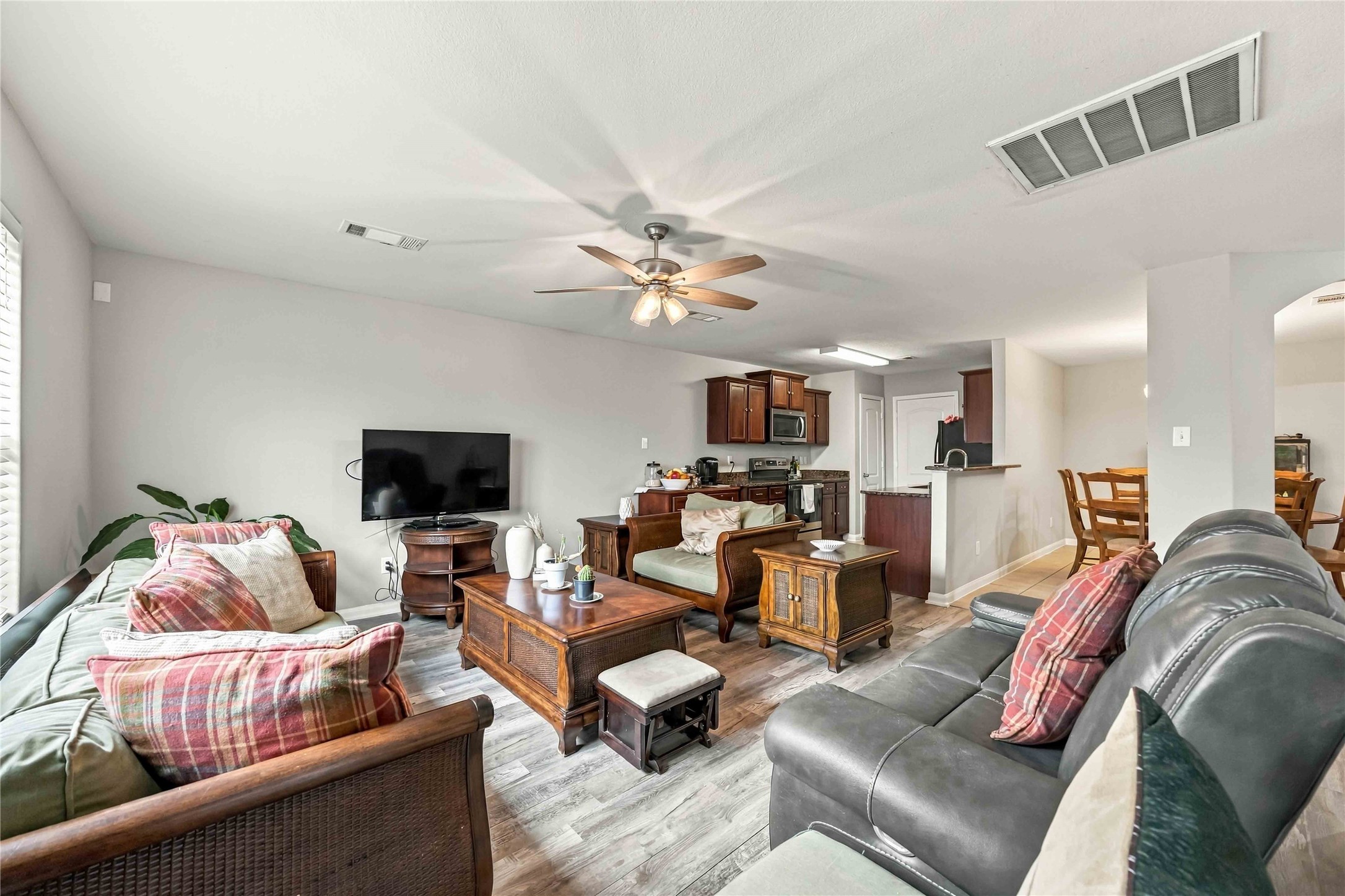 9415 Grand Spark Drive, Rosharon, TX 77583