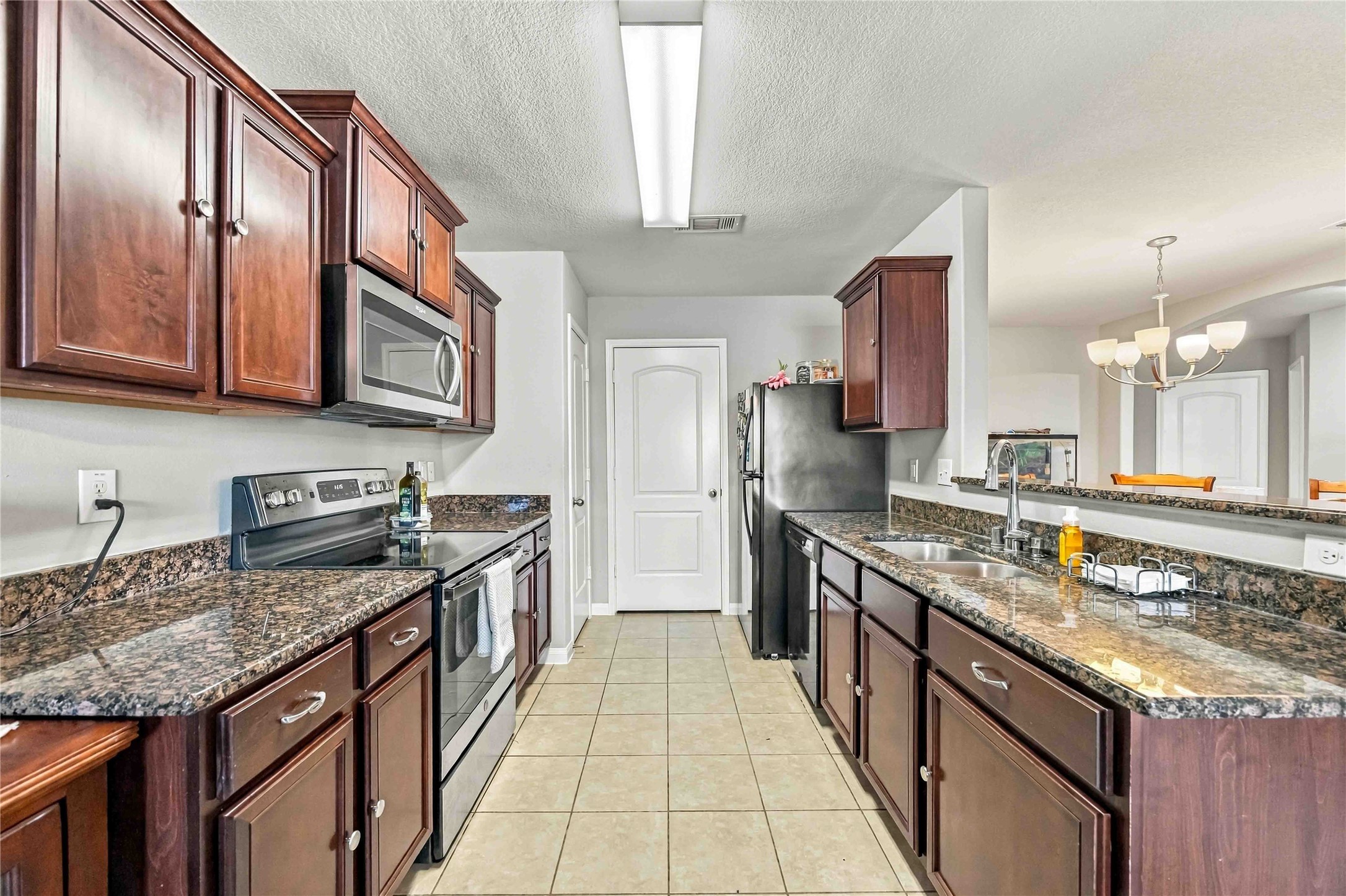 9415 Grand Spark Drive, Rosharon, TX 77583