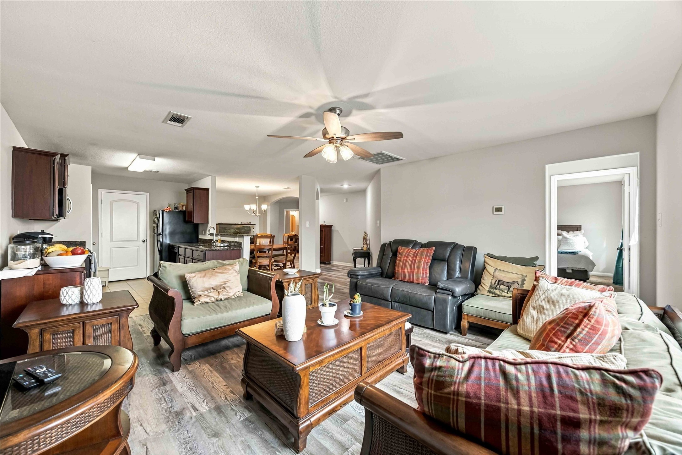 9415 Grand Spark Drive, Rosharon, TX 77583